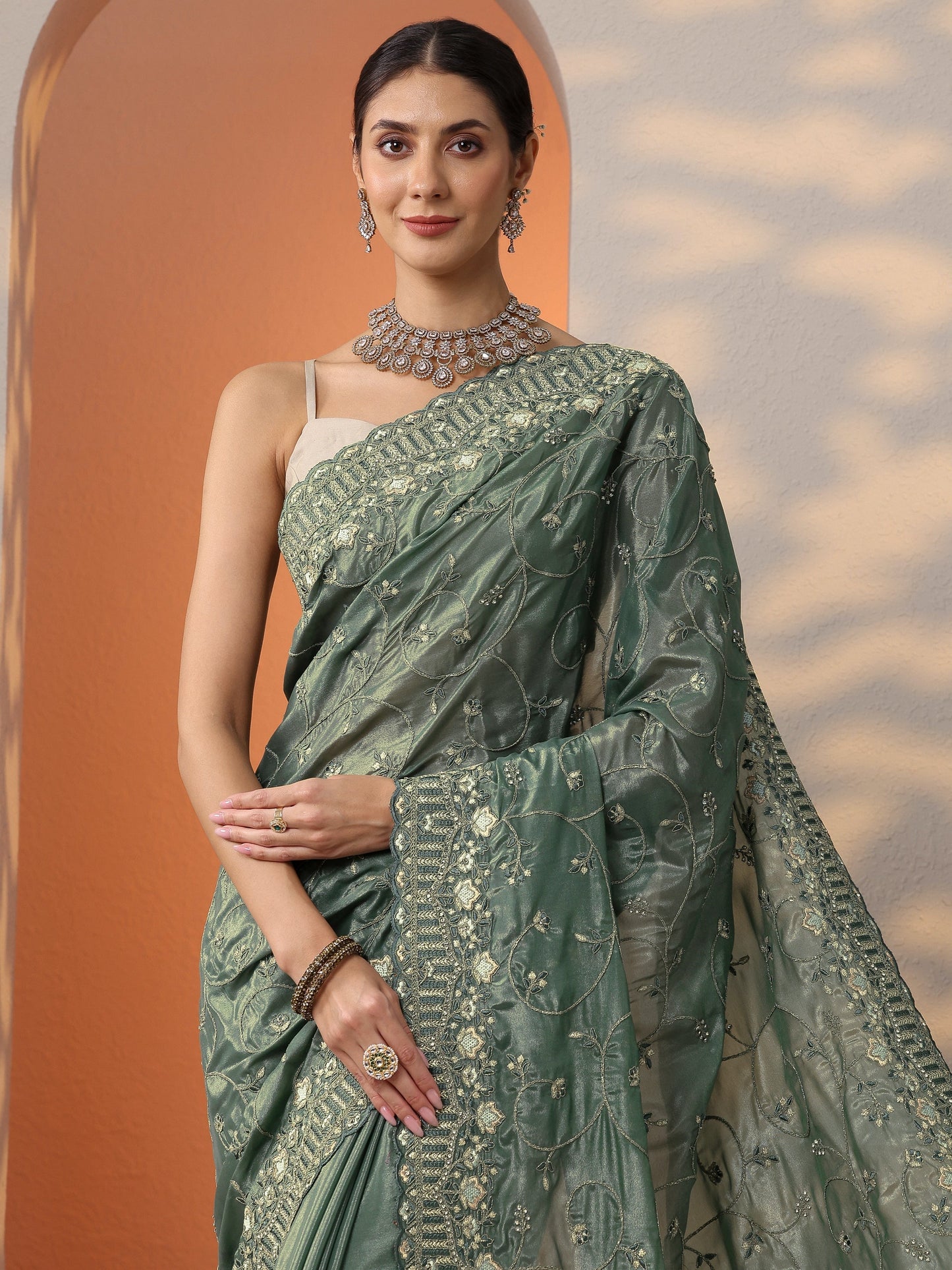 Green Embroidered Organza Saree With Unstitched Blouse Piece