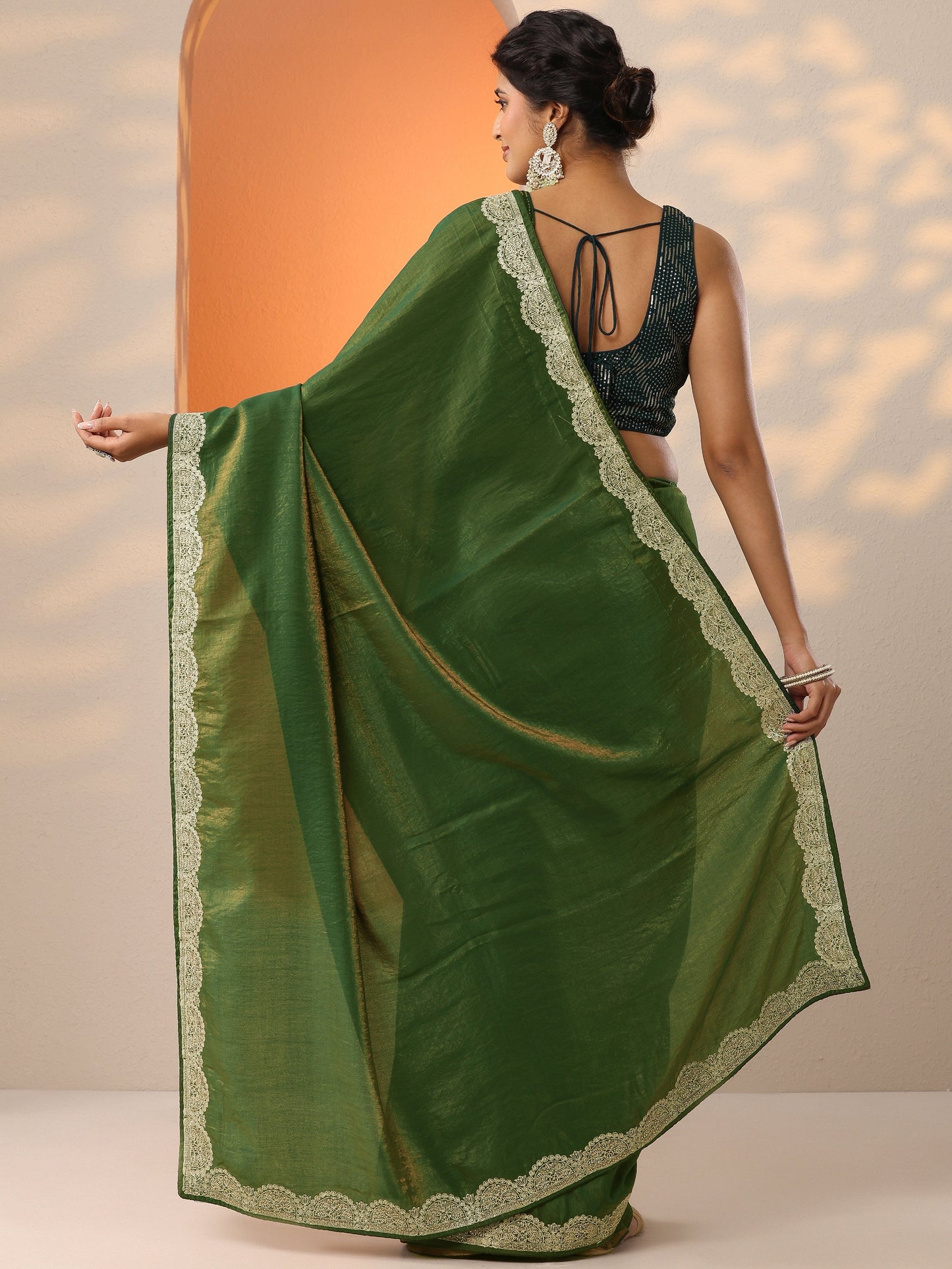 Green Solid Organza Saree With Unstitched Blouse Piece