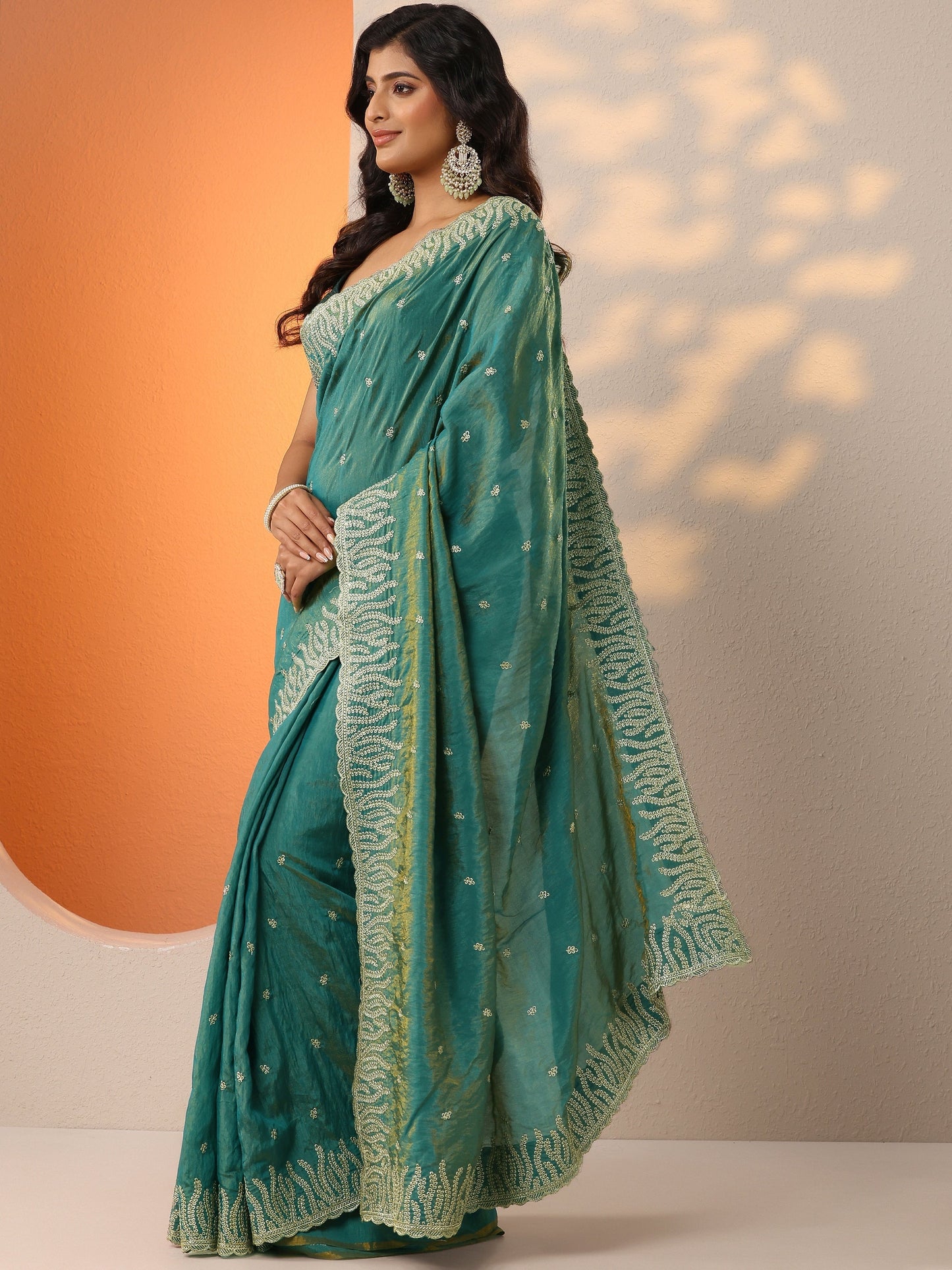 Green Embellished Organza Saree With Unstitched Blouse Piece