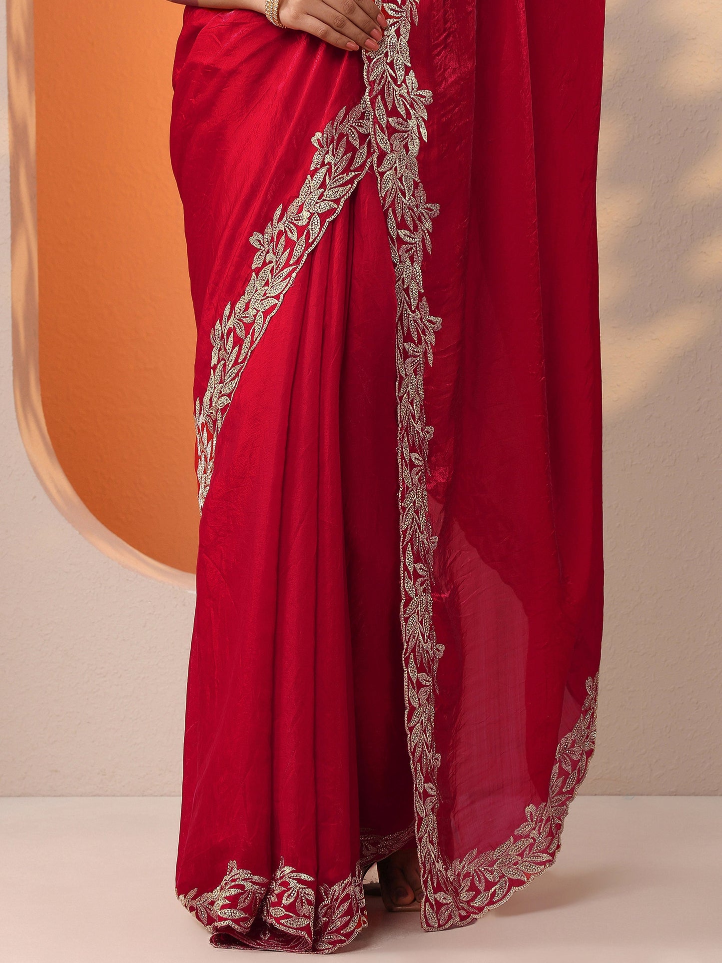 Red Embroidered Organza Saree With Unstitched Blouse Piece