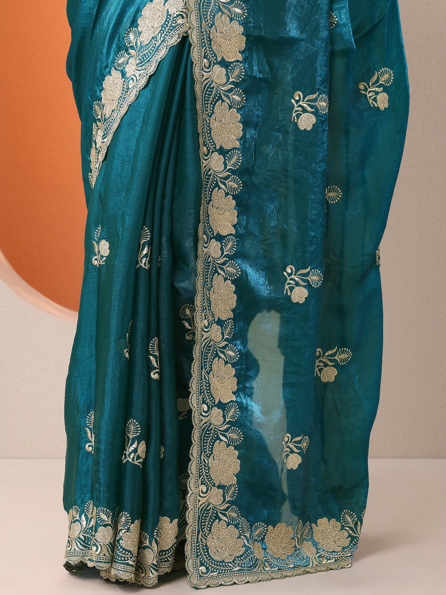 Green Embroidered Organza Saree With Unstitched Blouse Piece