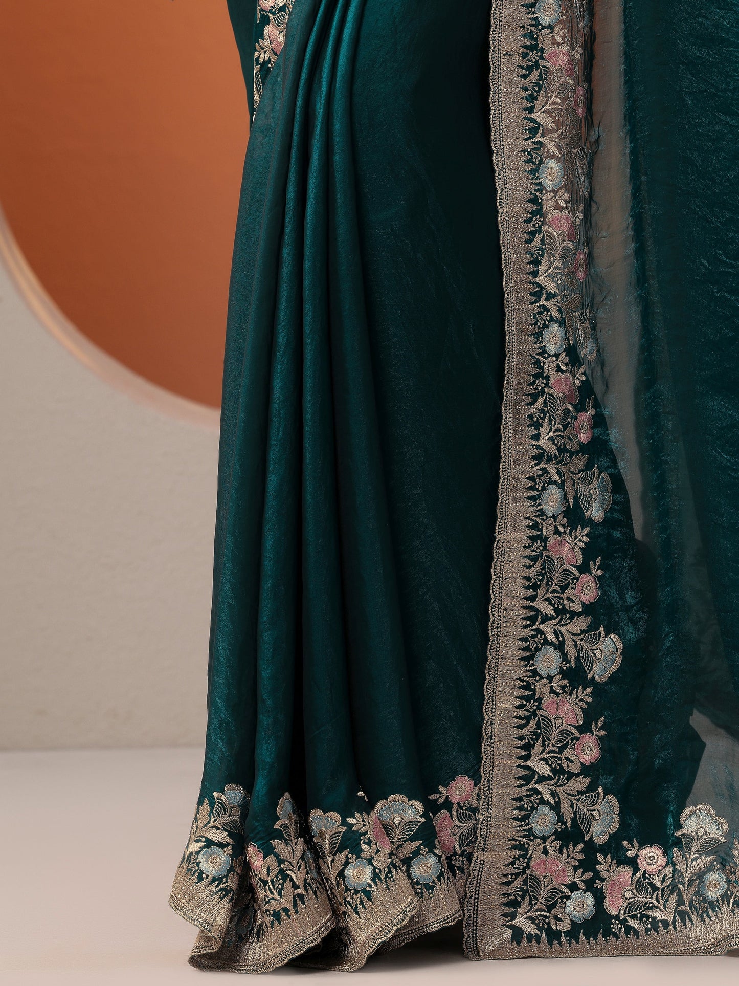 Green Embroidered Organza Saree With Unstitched Blouse Piece