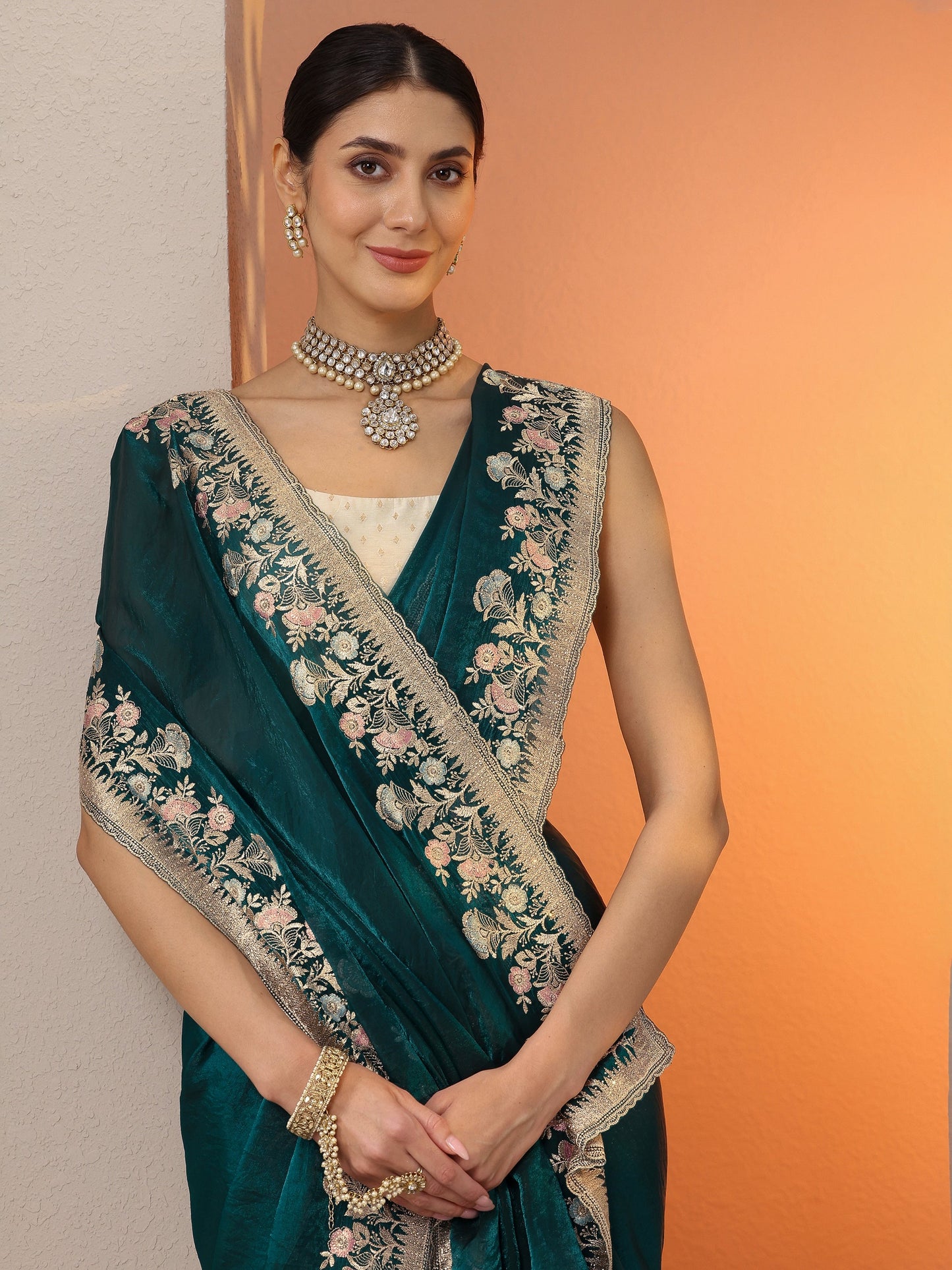 Green Embroidered Organza Saree With Unstitched Blouse Piece