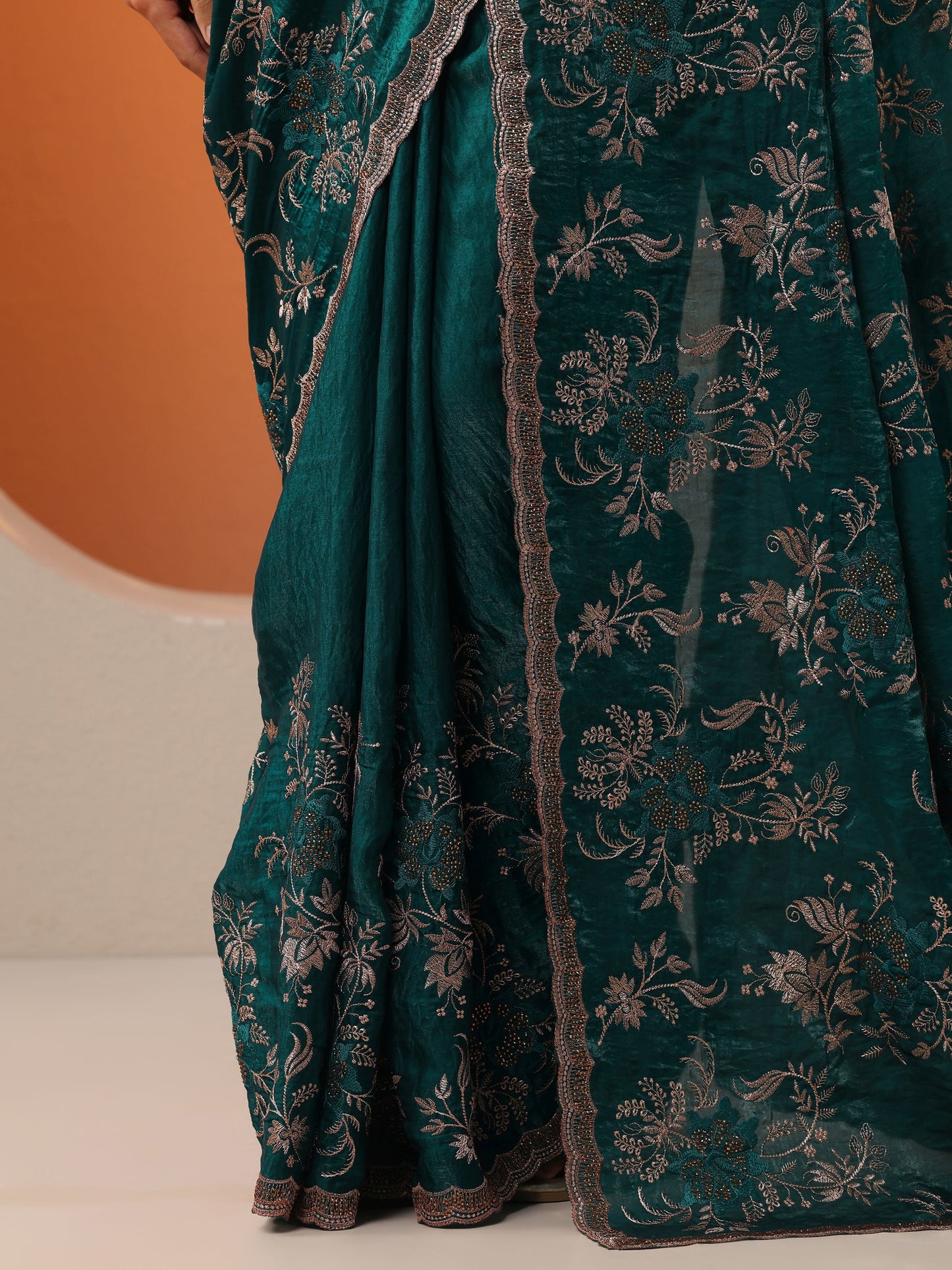 Green Embroidered Organza Saree With Unstitched Blouse Piece