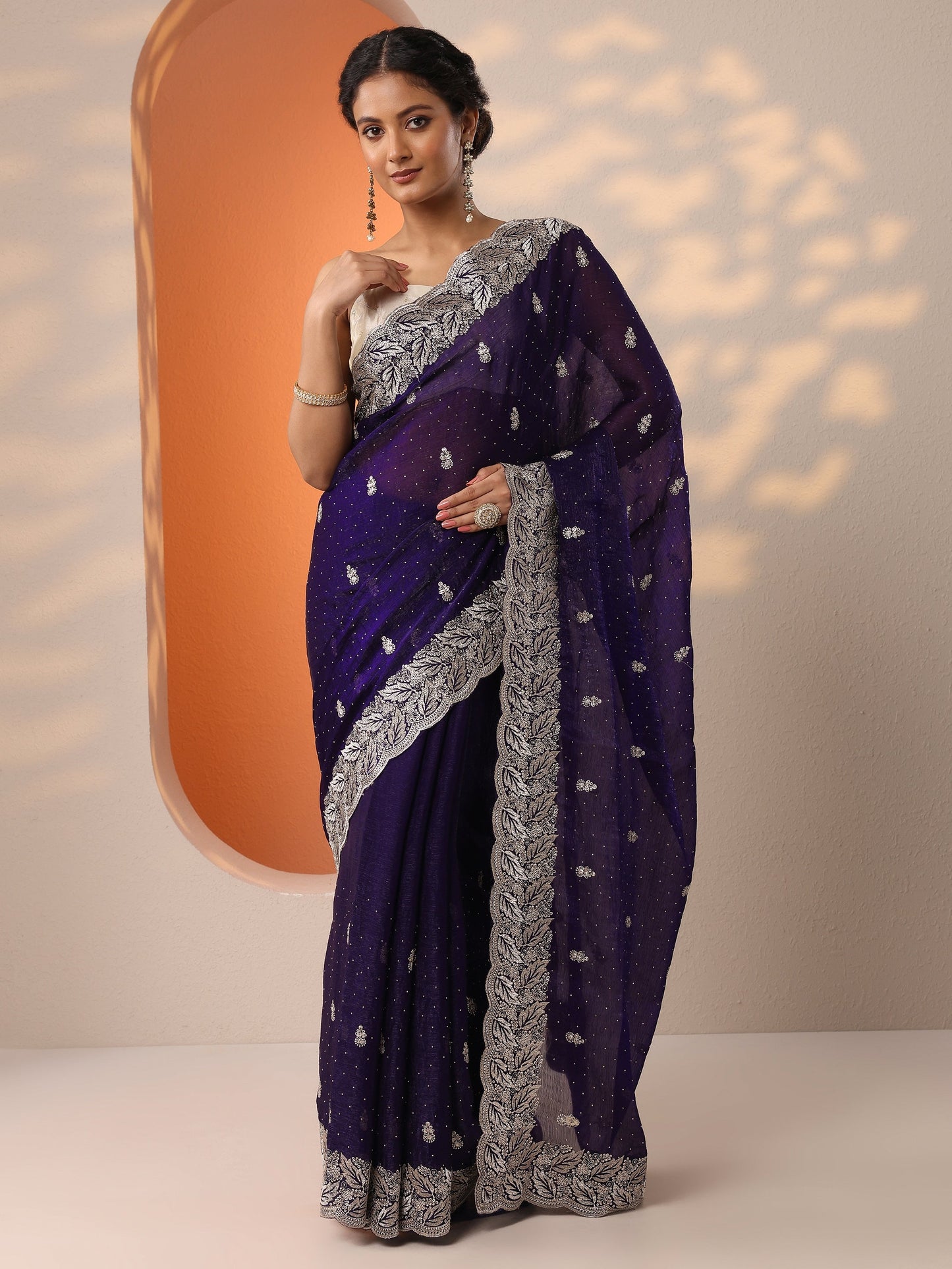 Purple Embellished Silk Blend Saree With Unstitched Blouse Piece
