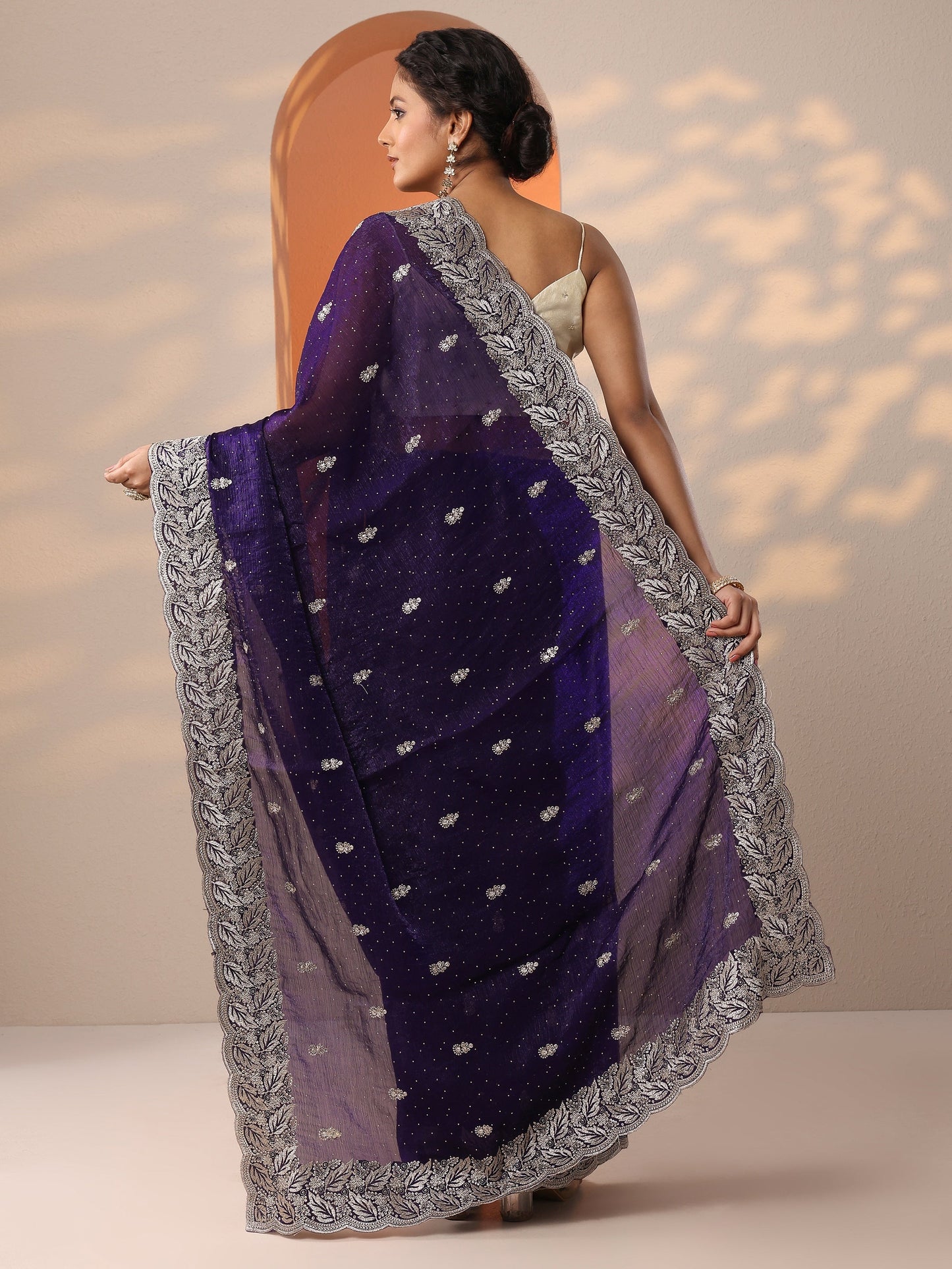 Purple Embellished Silk Blend Saree With Unstitched Blouse Piece