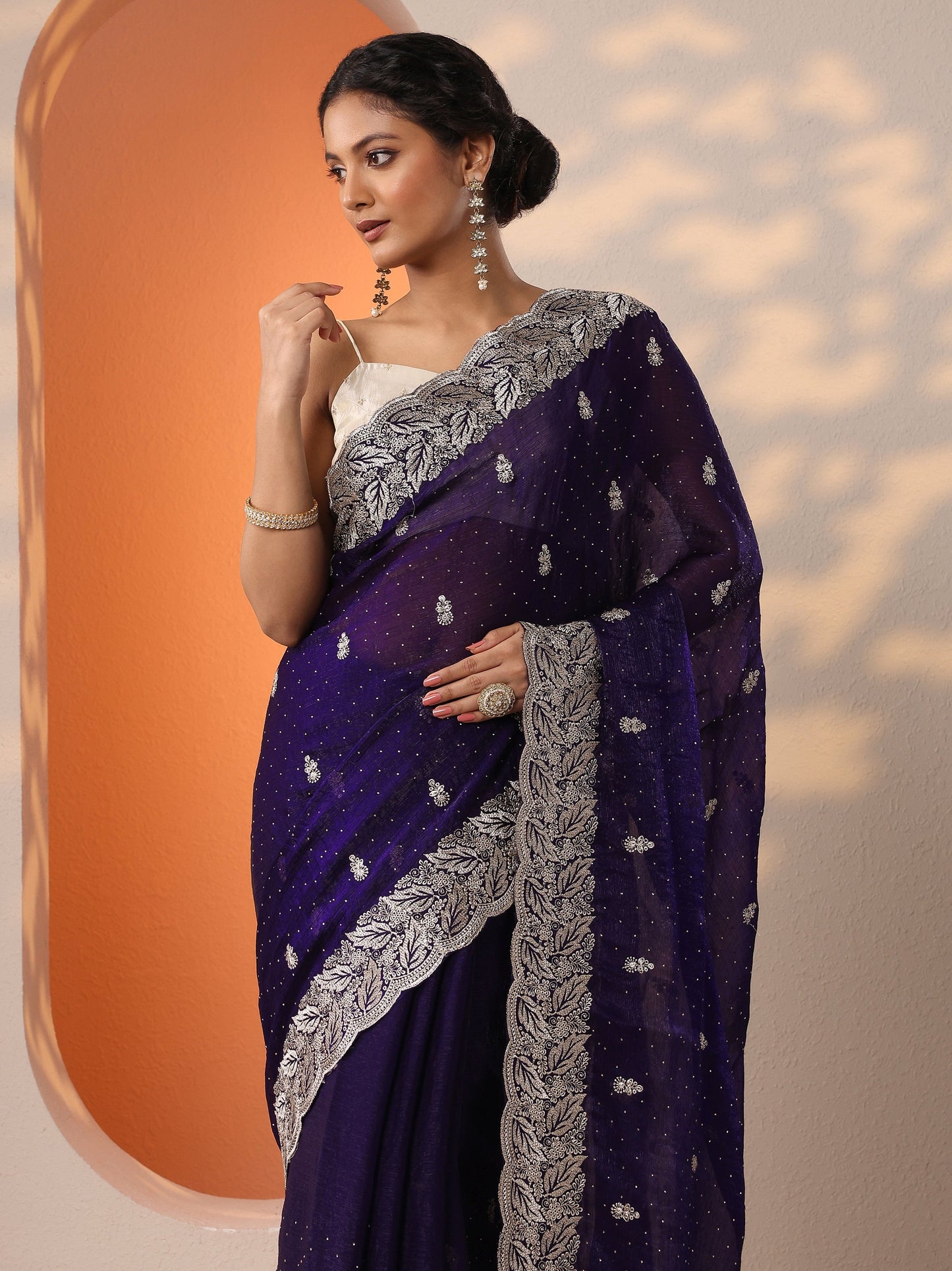 Purple Embellished Silk Blend Saree With Unstitched Blouse Piece