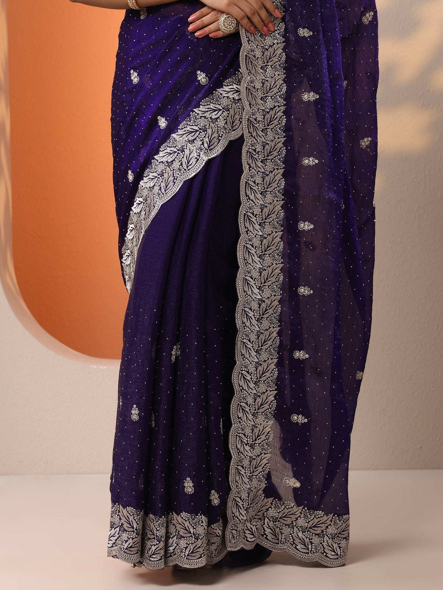 Purple Embellished Silk Blend Saree With Unstitched Blouse Piece