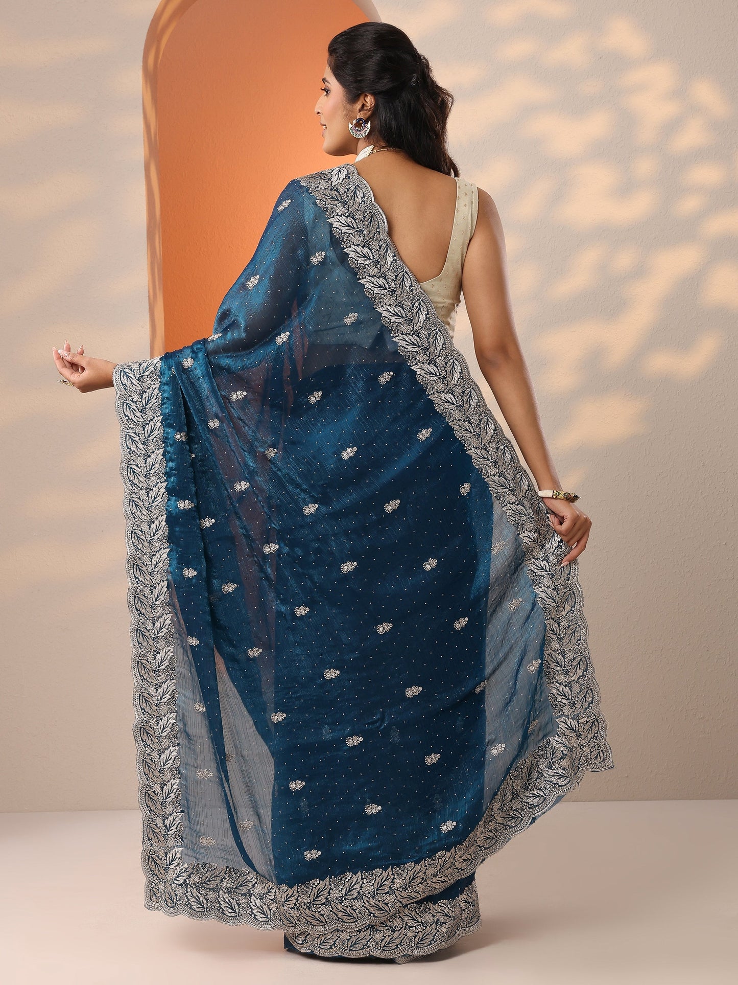 Blue Embellished Silk Blend Saree With Unstitched Blouse Piece