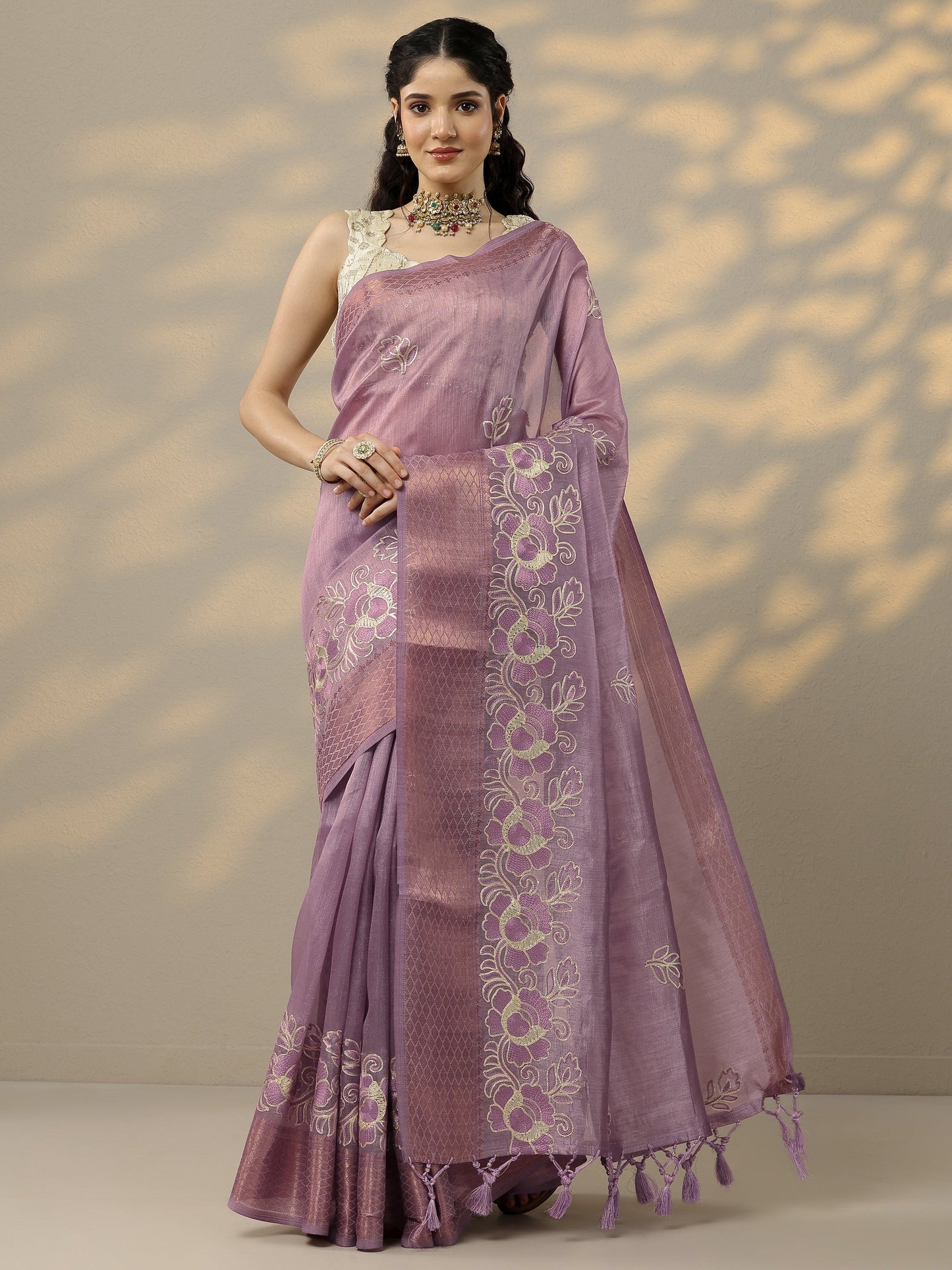 Lavender Embroidered Silk Blend Saree With Unstitched Blouse Piece