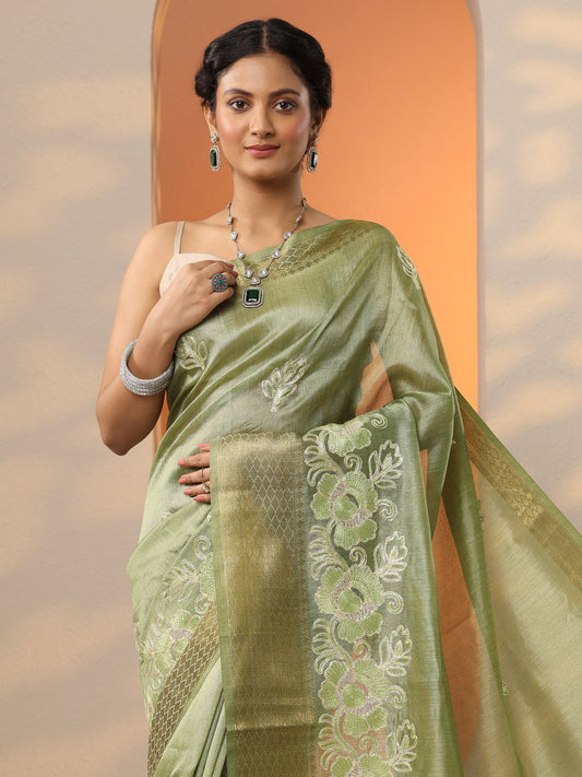 Green Embroidered Silk Blend Saree With Unstitched Blouse Piece