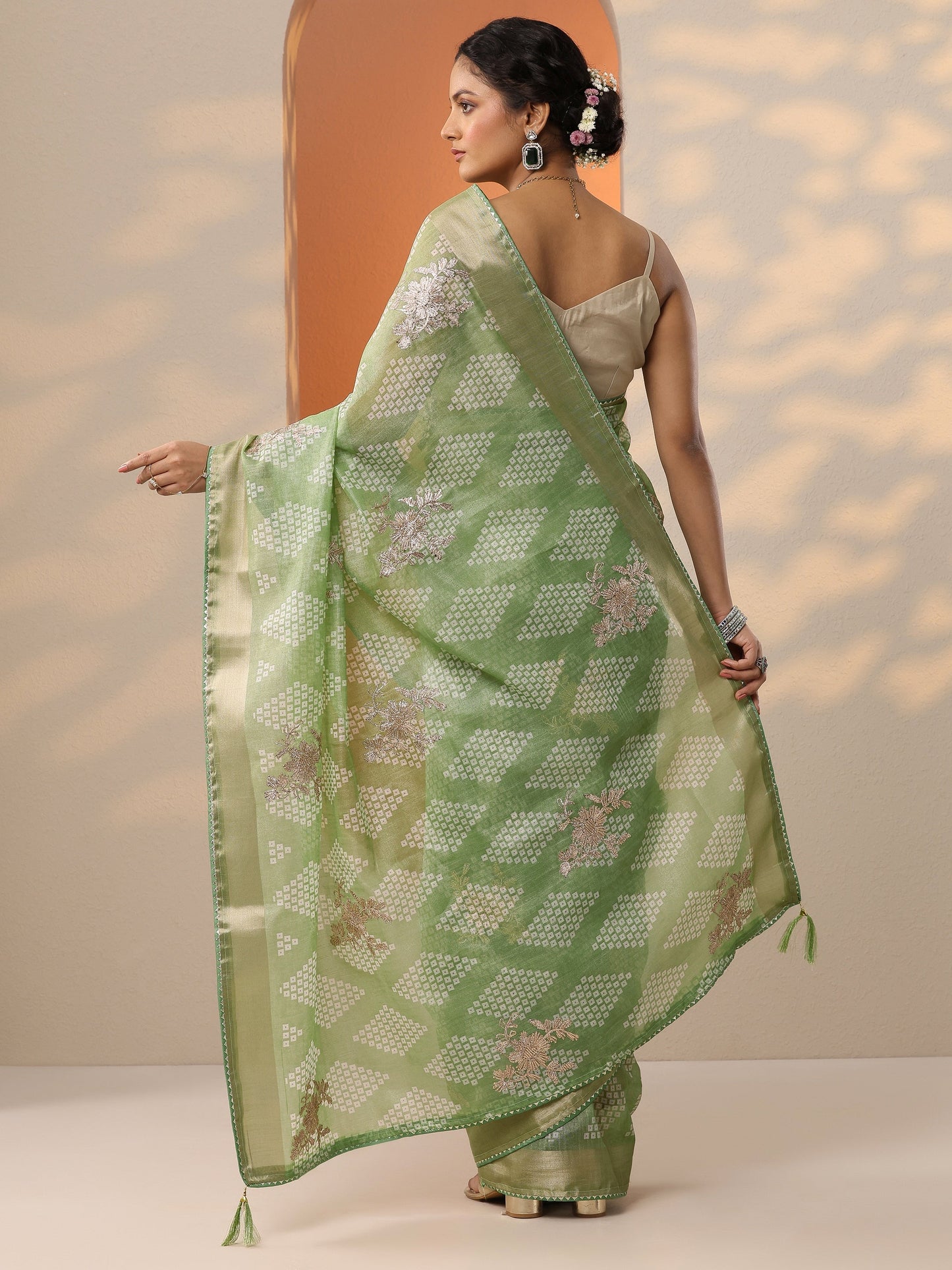 Green Printed Silk Blend Saree With Unstitched Blouse Piece