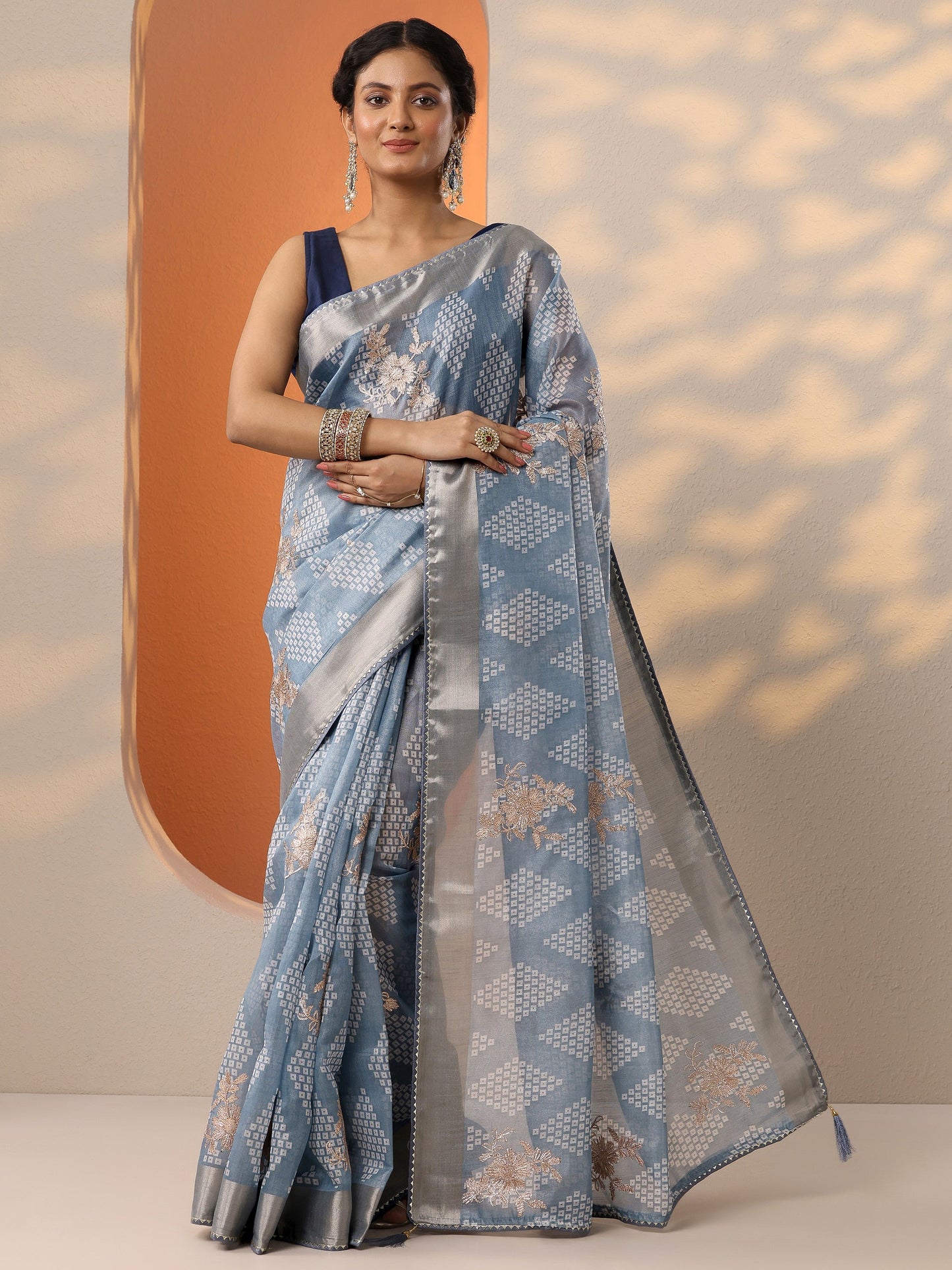 Blue Printed Silk Blend Saree With Unstitched Blouse Piece