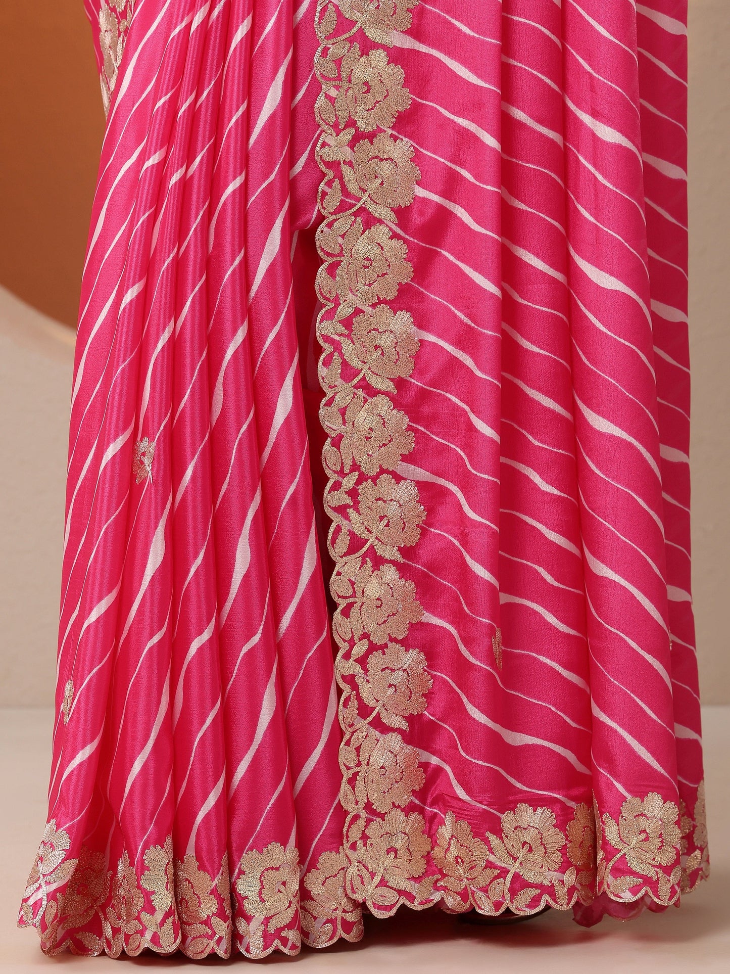 Pink Leheriya Printed Chinon Saree With Unstitched Blouse Piece