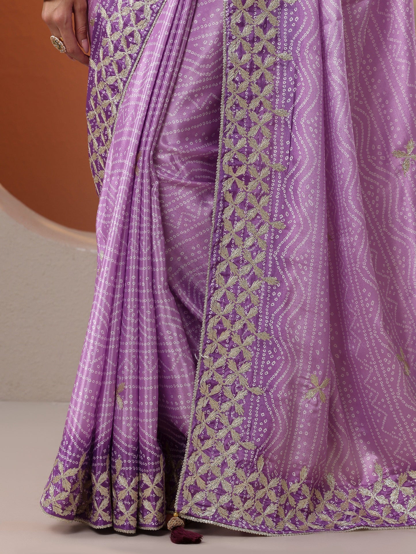 Lavender Bandhani Printed Chinon Saree With Unstitched Blouse Piece