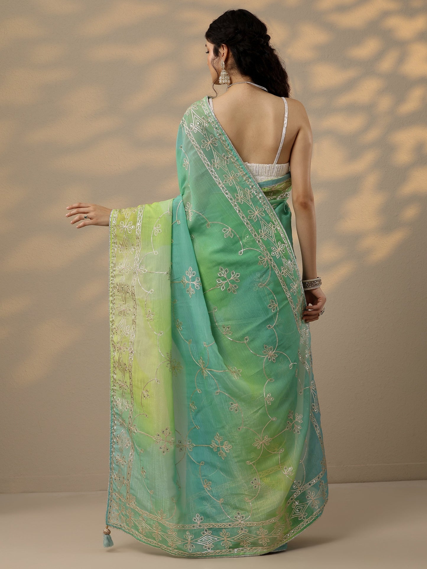 Green Embroidered Organza Saree With Unstitched Blouse Piece