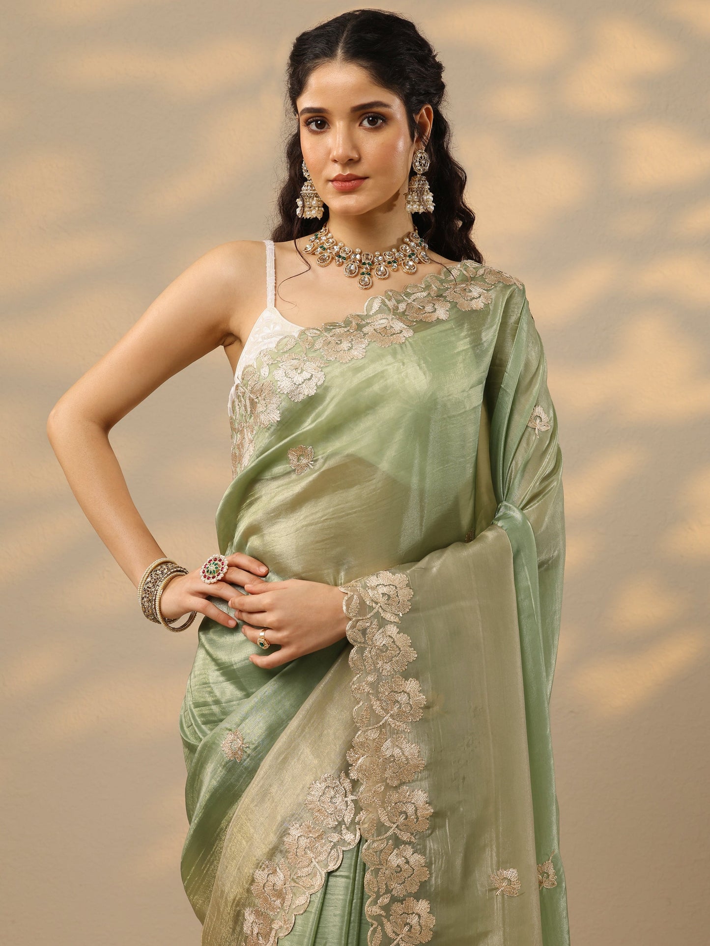 Green Embroidered Organza Saree With Unstitched Blouse Piece