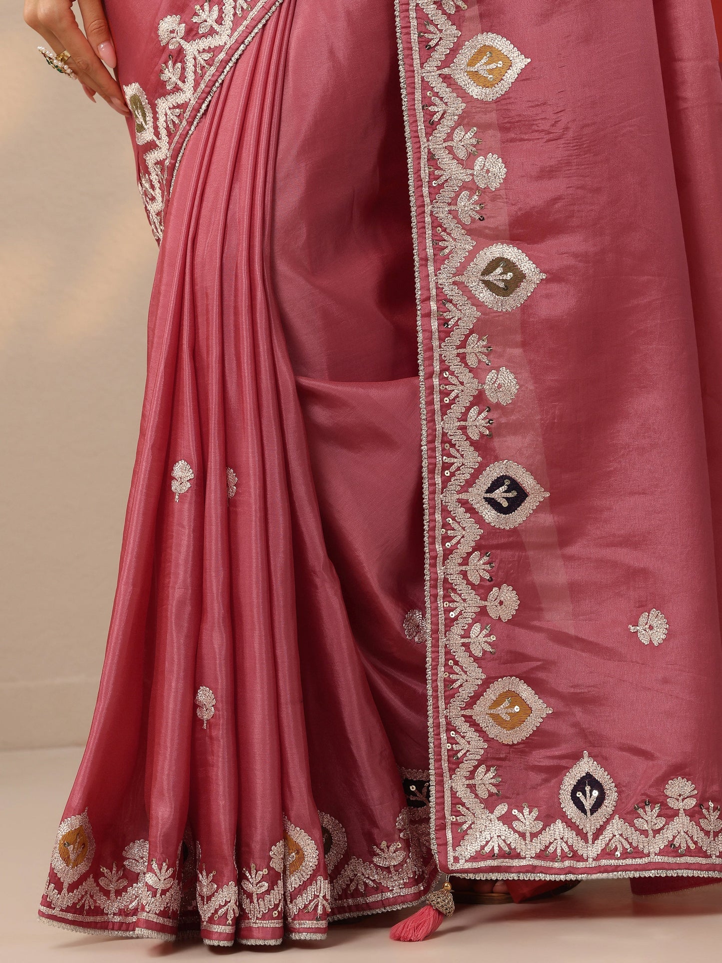 Peach Embroidered Chinon Saree With Unstitched Blouse Piece
