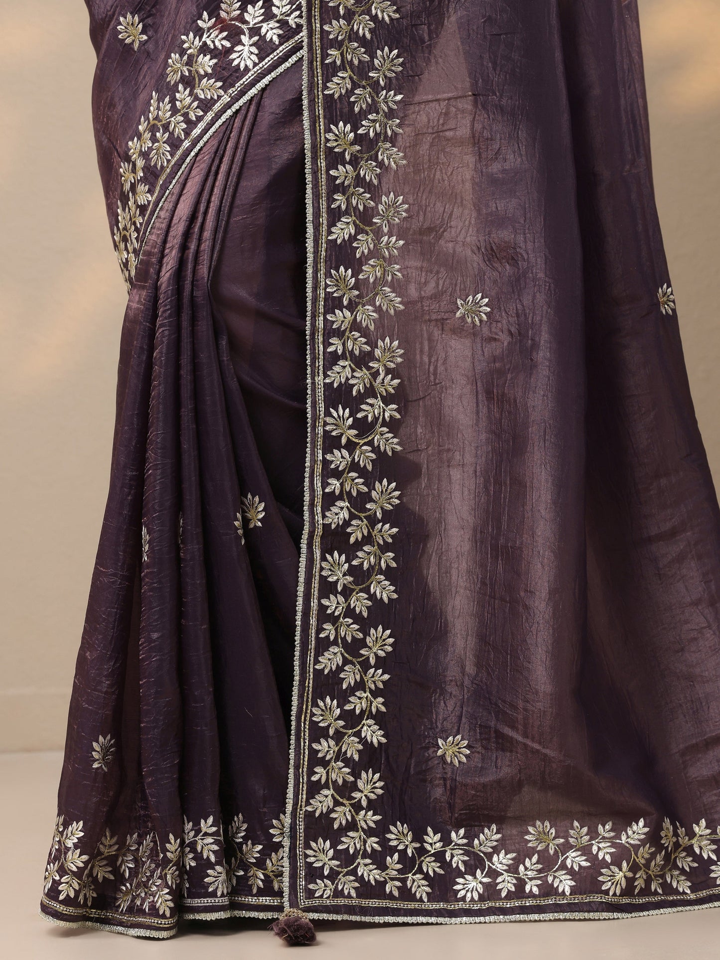 Purple Embroidered Organza Saree With Unstitched Blouse Piece