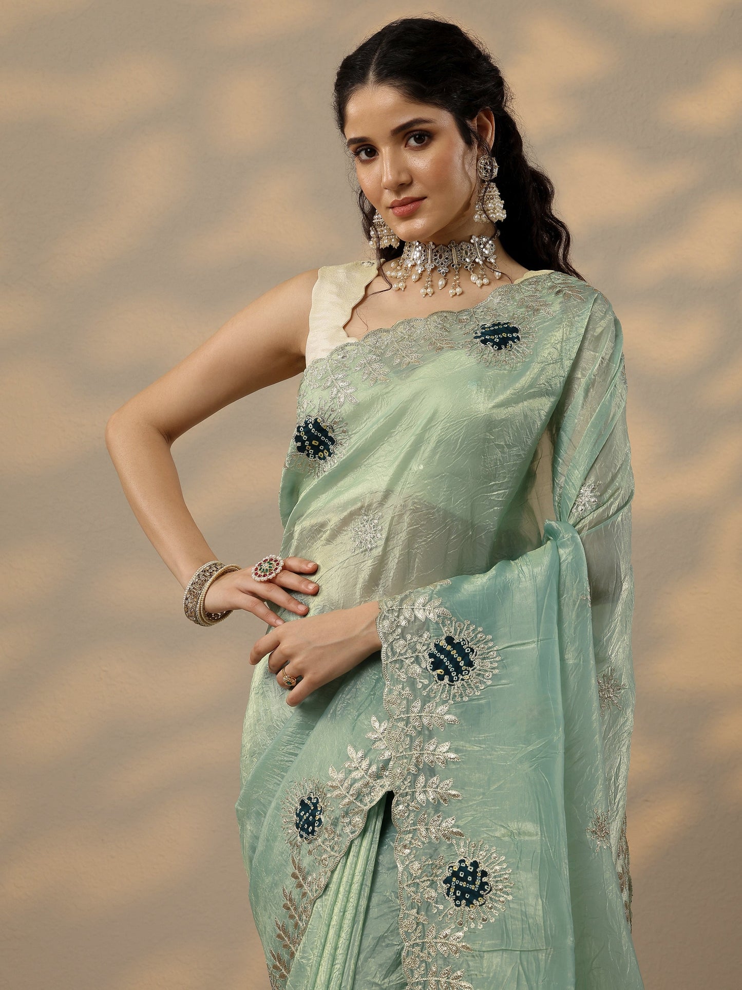 Green Embroidered Organza Saree With Unstitched Blouse Piece