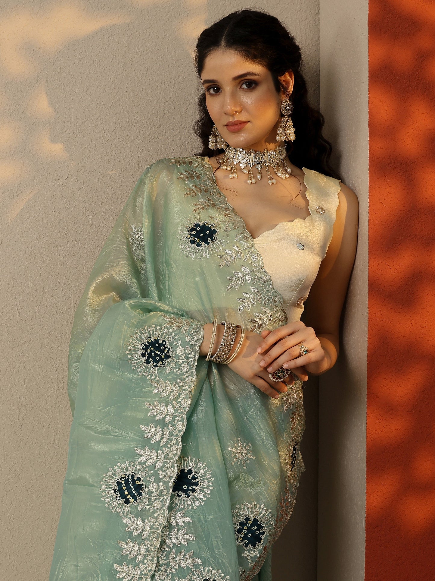 Green Embroidered Organza Saree With Unstitched Blouse Piece