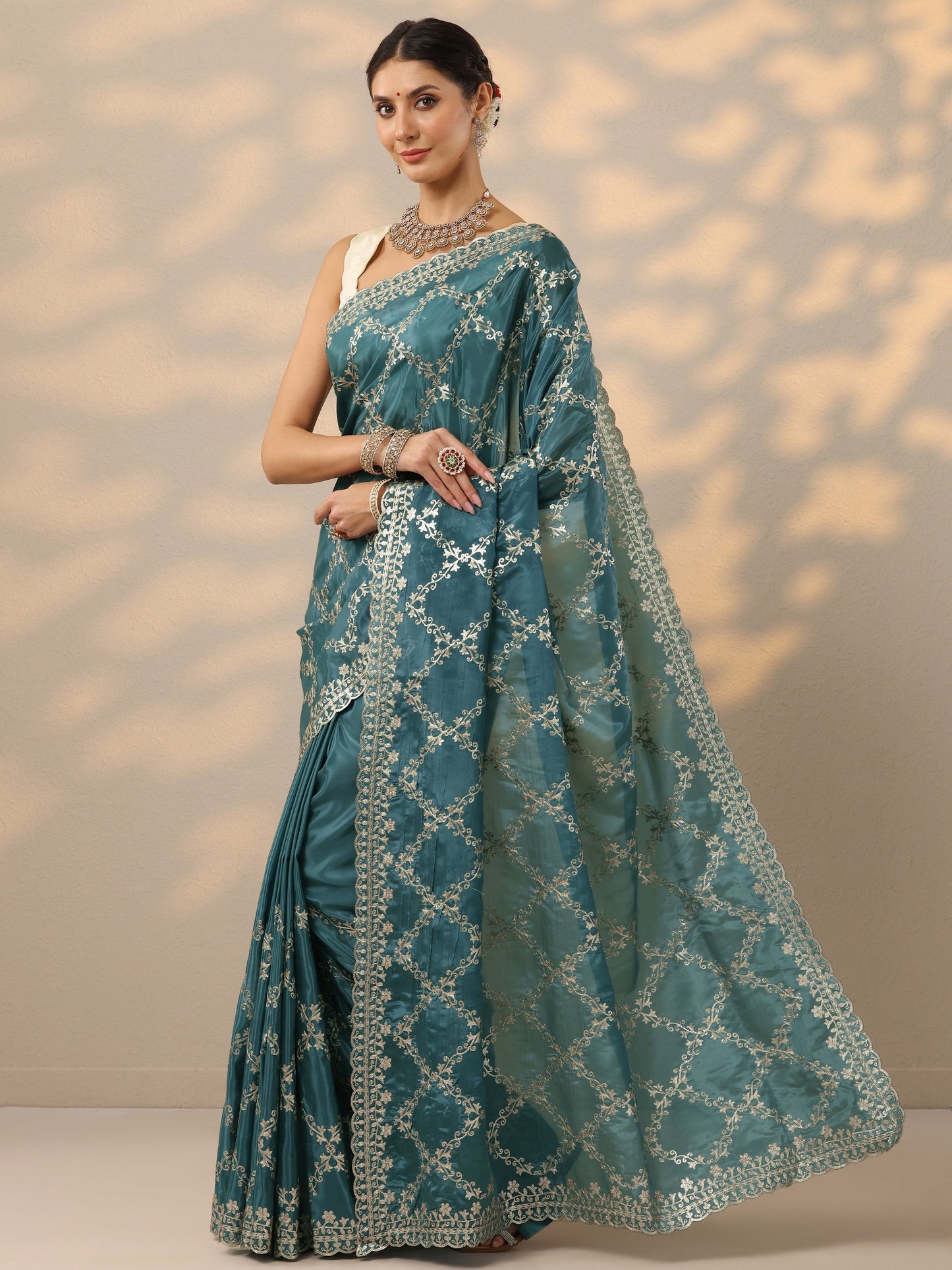 Blue Embroidered Silk Blend Saree With Unstitched Blouse Piece