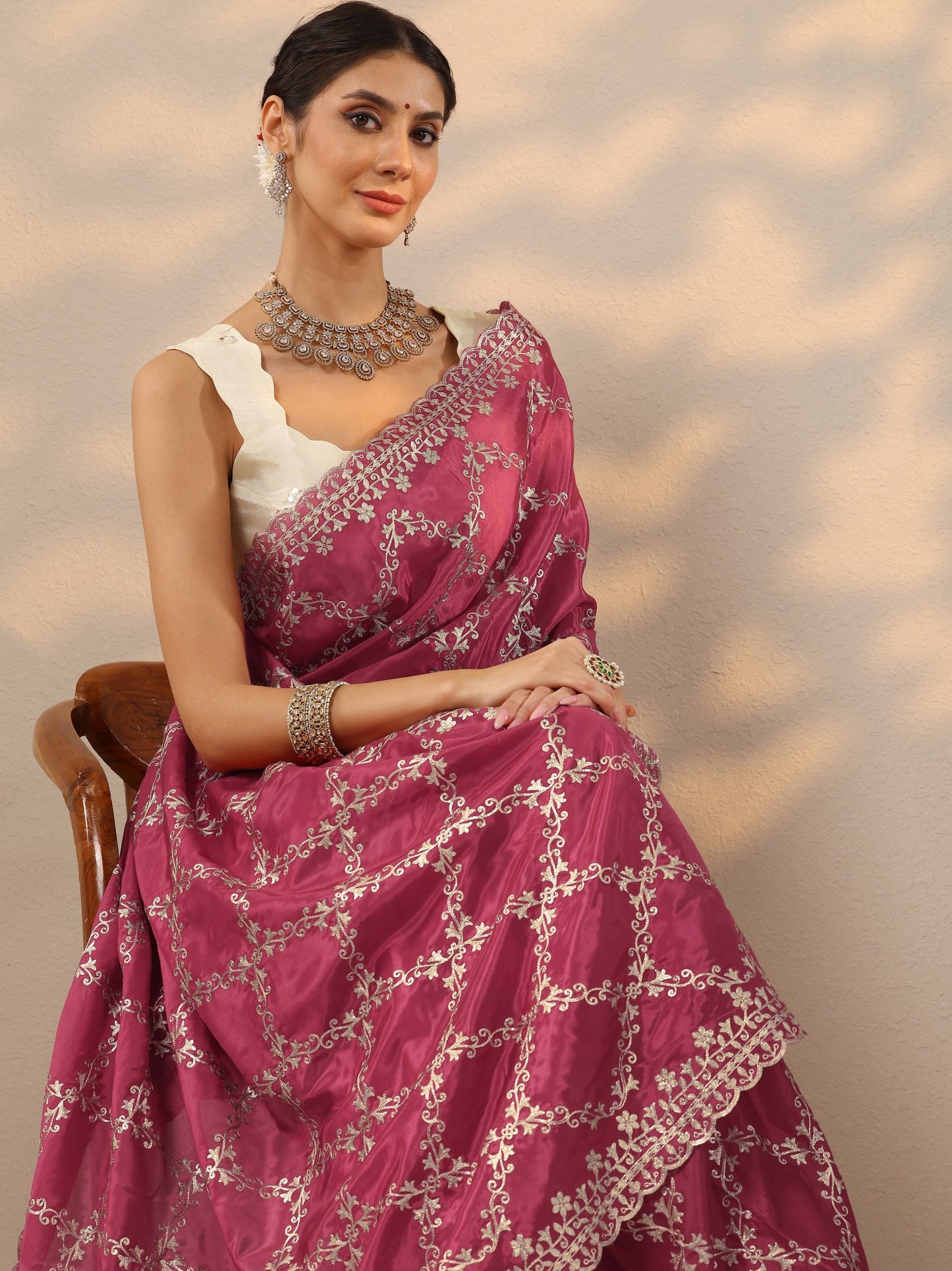 Pink Embroidered Silk Blend Saree With Unstitched Blouse Piece