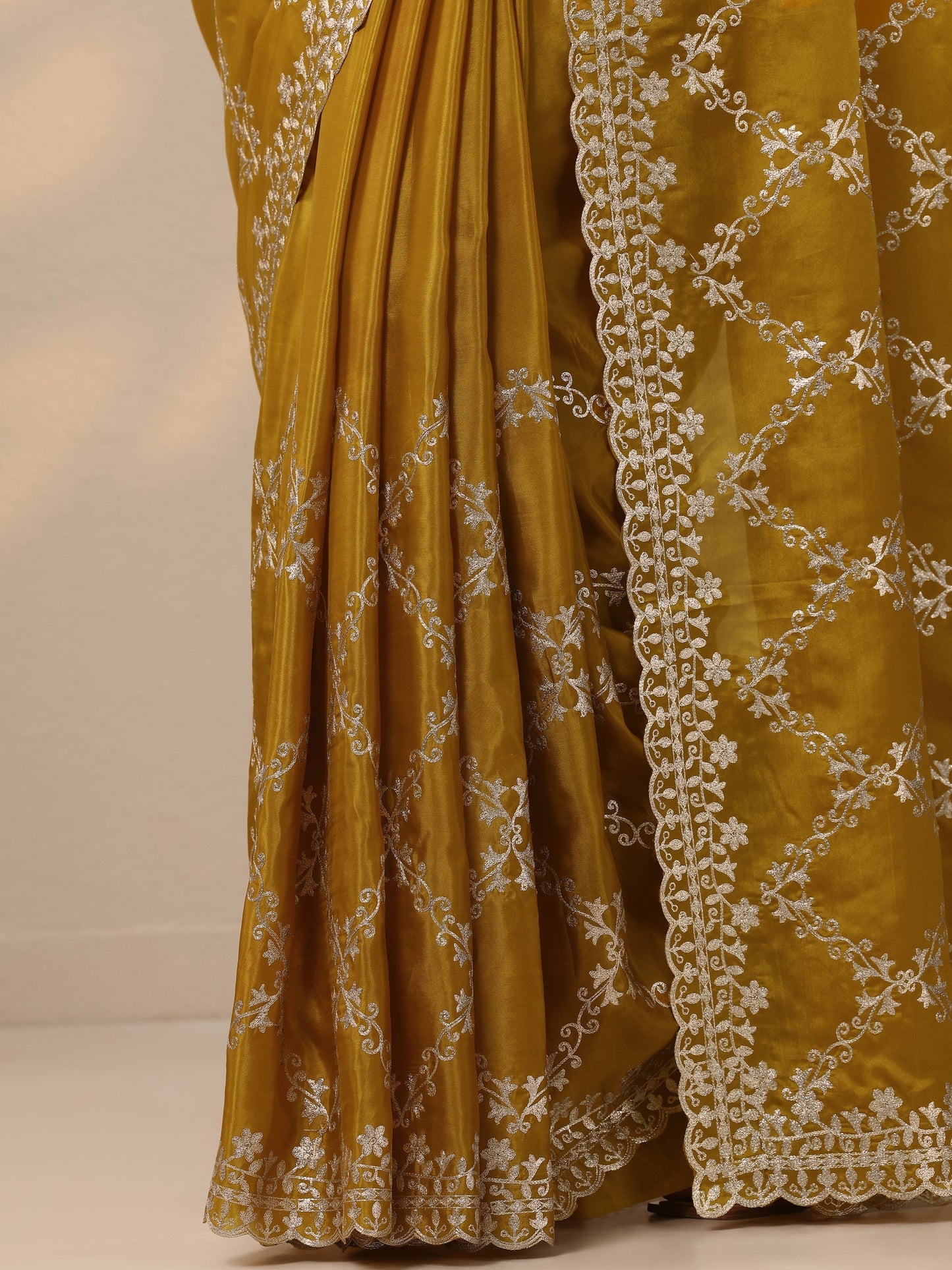 Mustard Embroidered Silk Blend Saree With Unstitched Blouse Piece