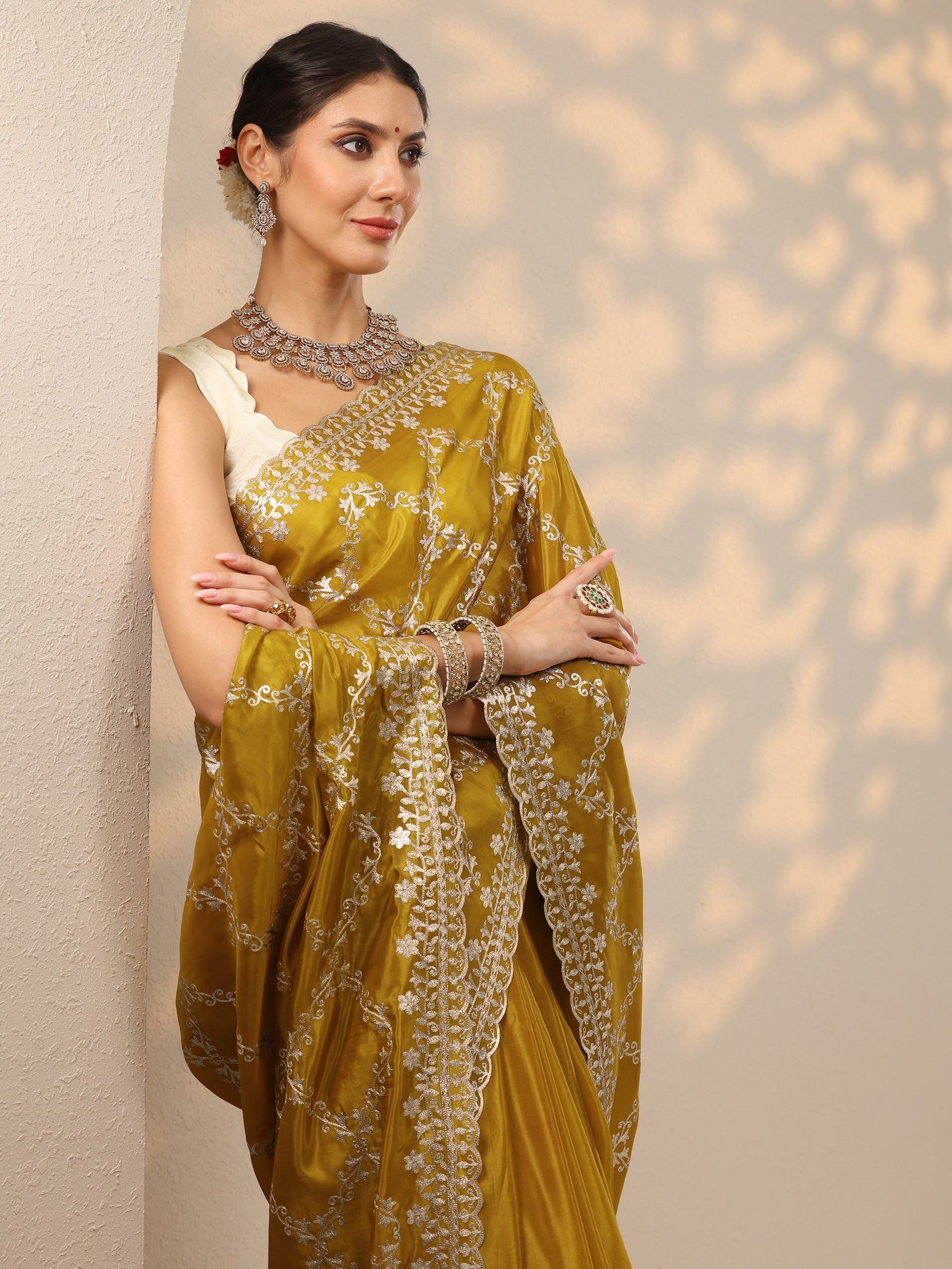 Mustard Embroidered Silk Blend Saree With Unstitched Blouse Piece