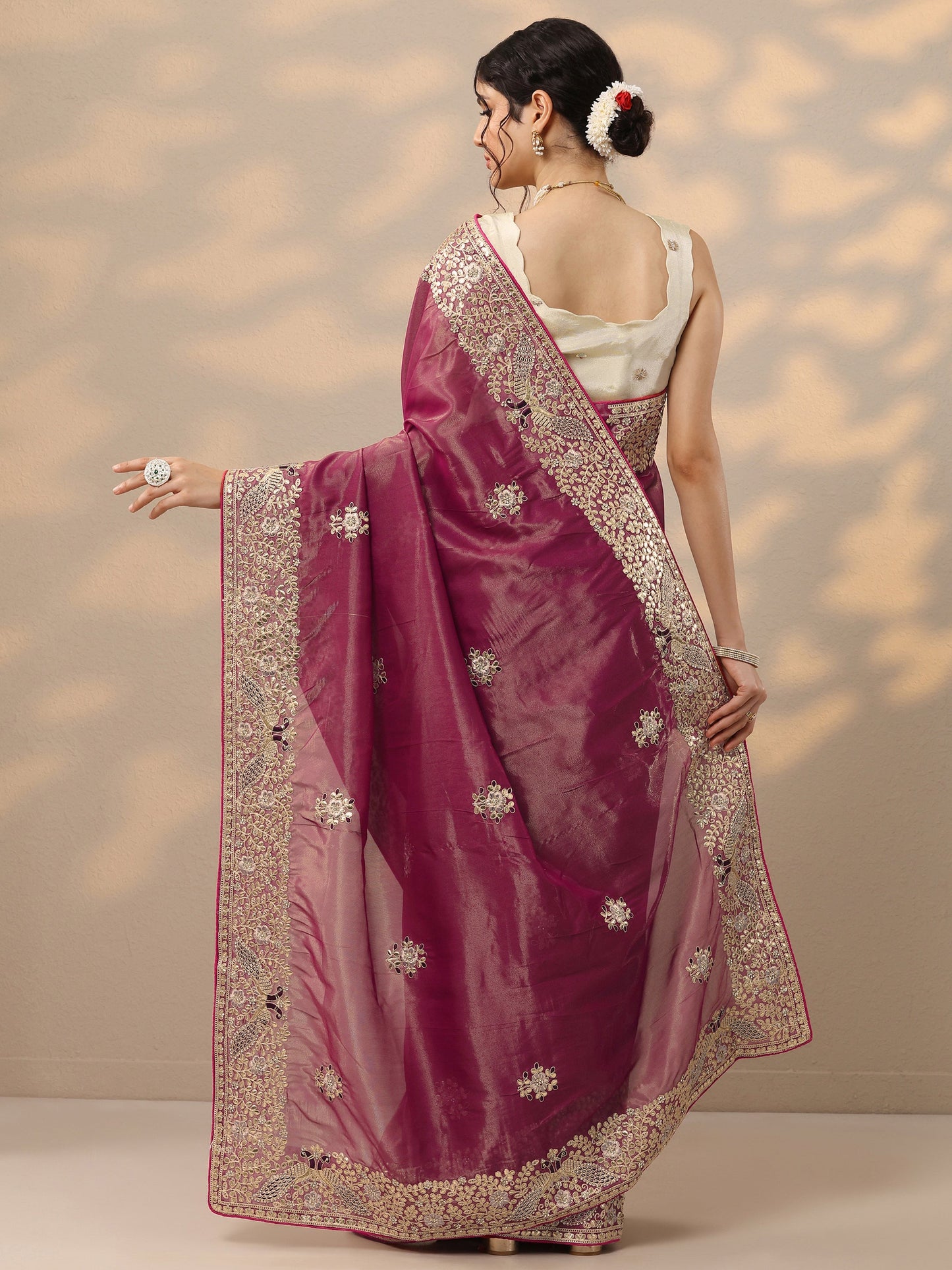 Mauve Embroidered Silk Blend Saree With Unstitched Blouse Piece