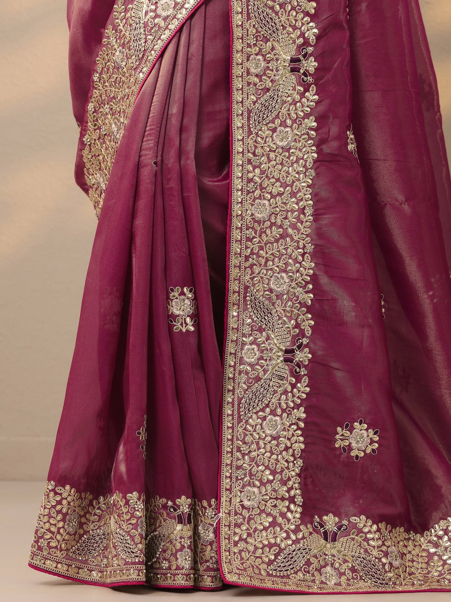 Mauve Embroidered Silk Blend Saree With Unstitched Blouse Piece