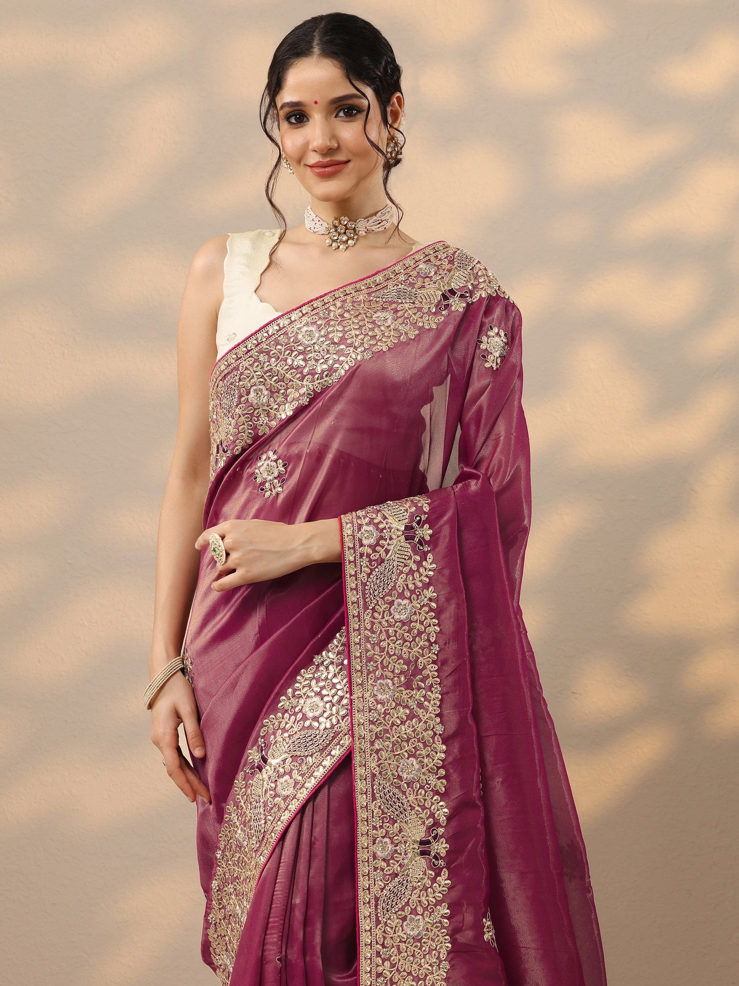 Mauve Embroidered Silk Blend Saree With Unstitched Blouse Piece