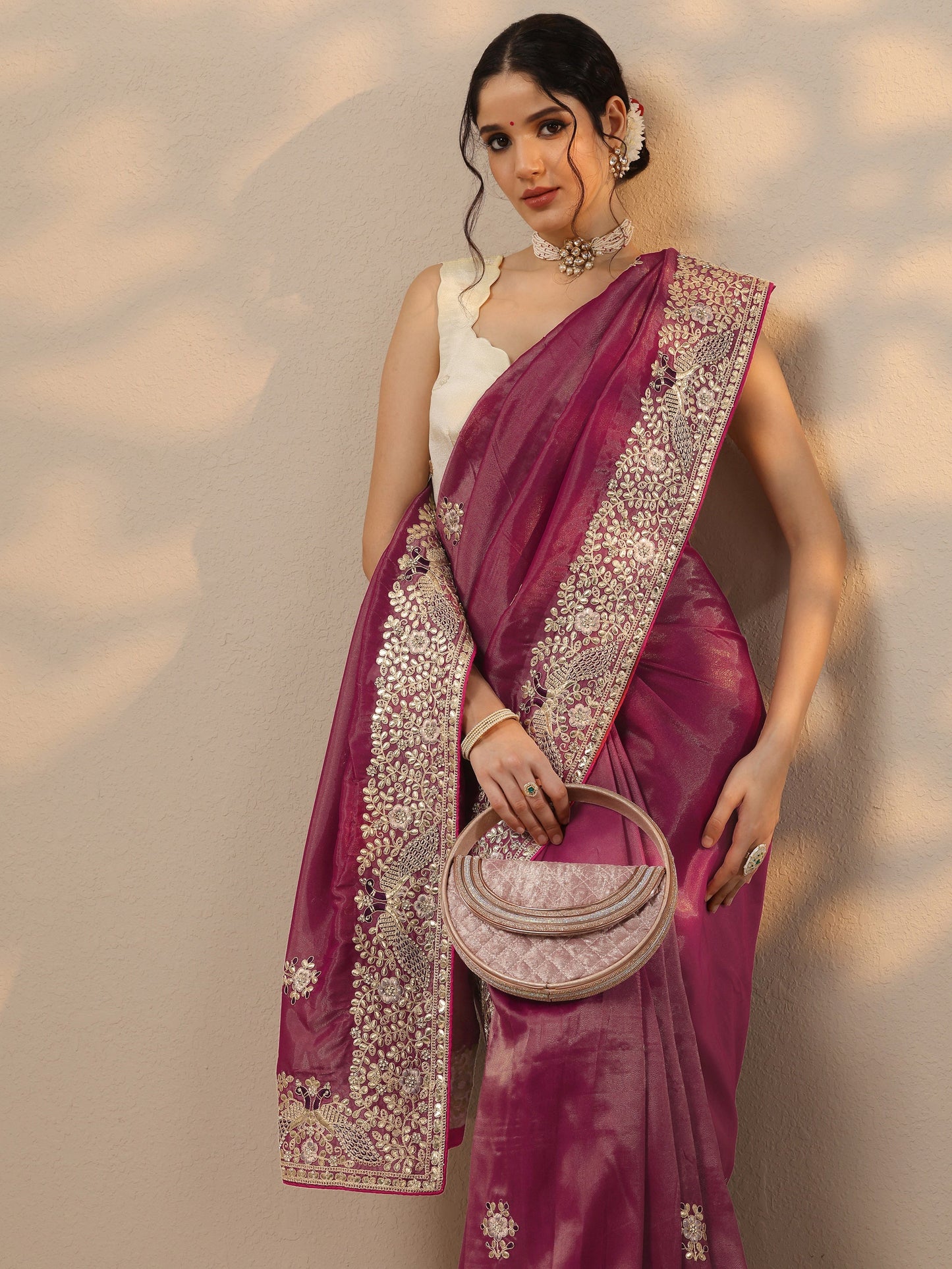 Mauve Embroidered Silk Blend Saree With Unstitched Blouse Piece