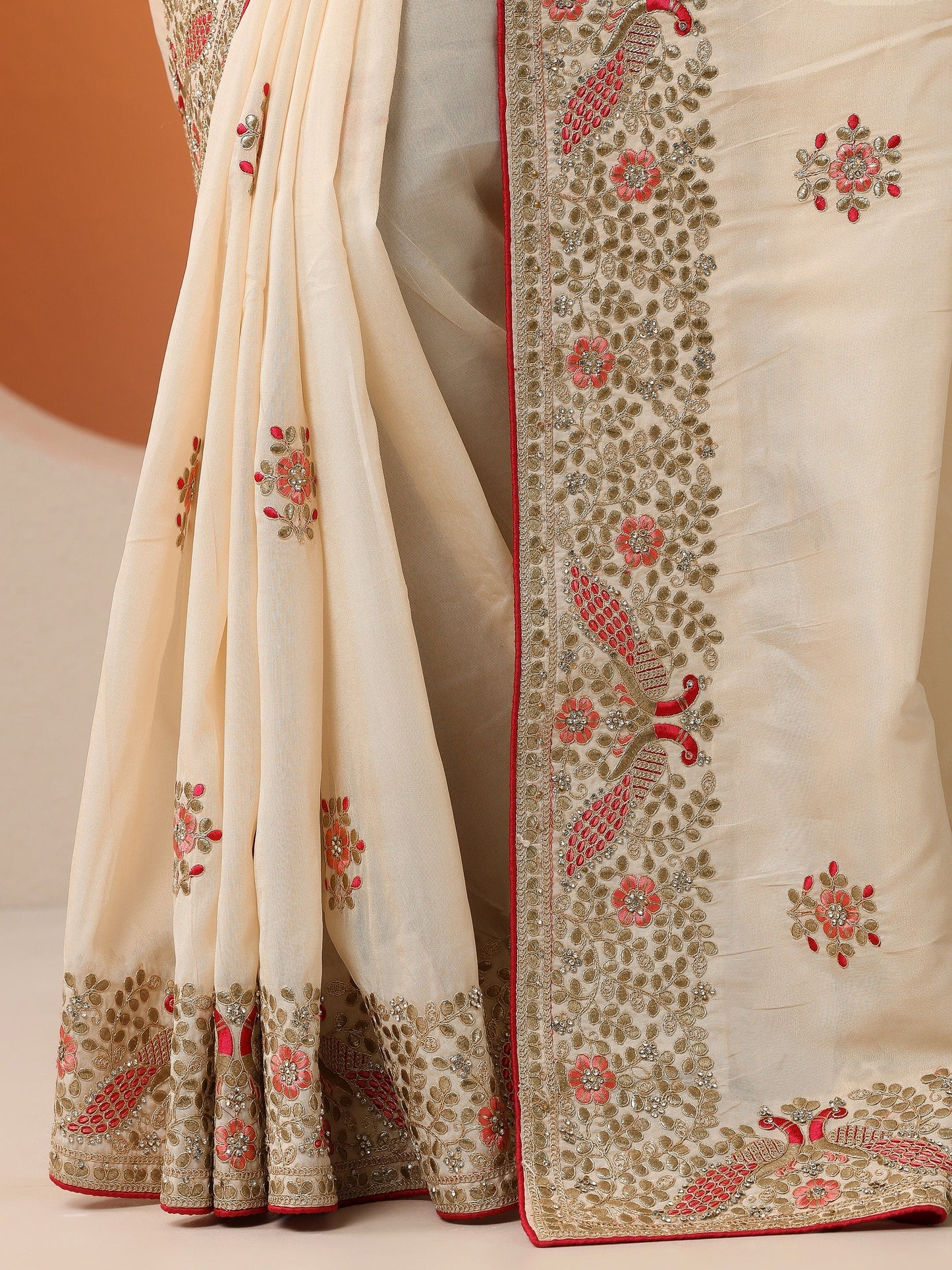Off White Embroidered Silk Blend Saree With Unstitched Blouse Piece