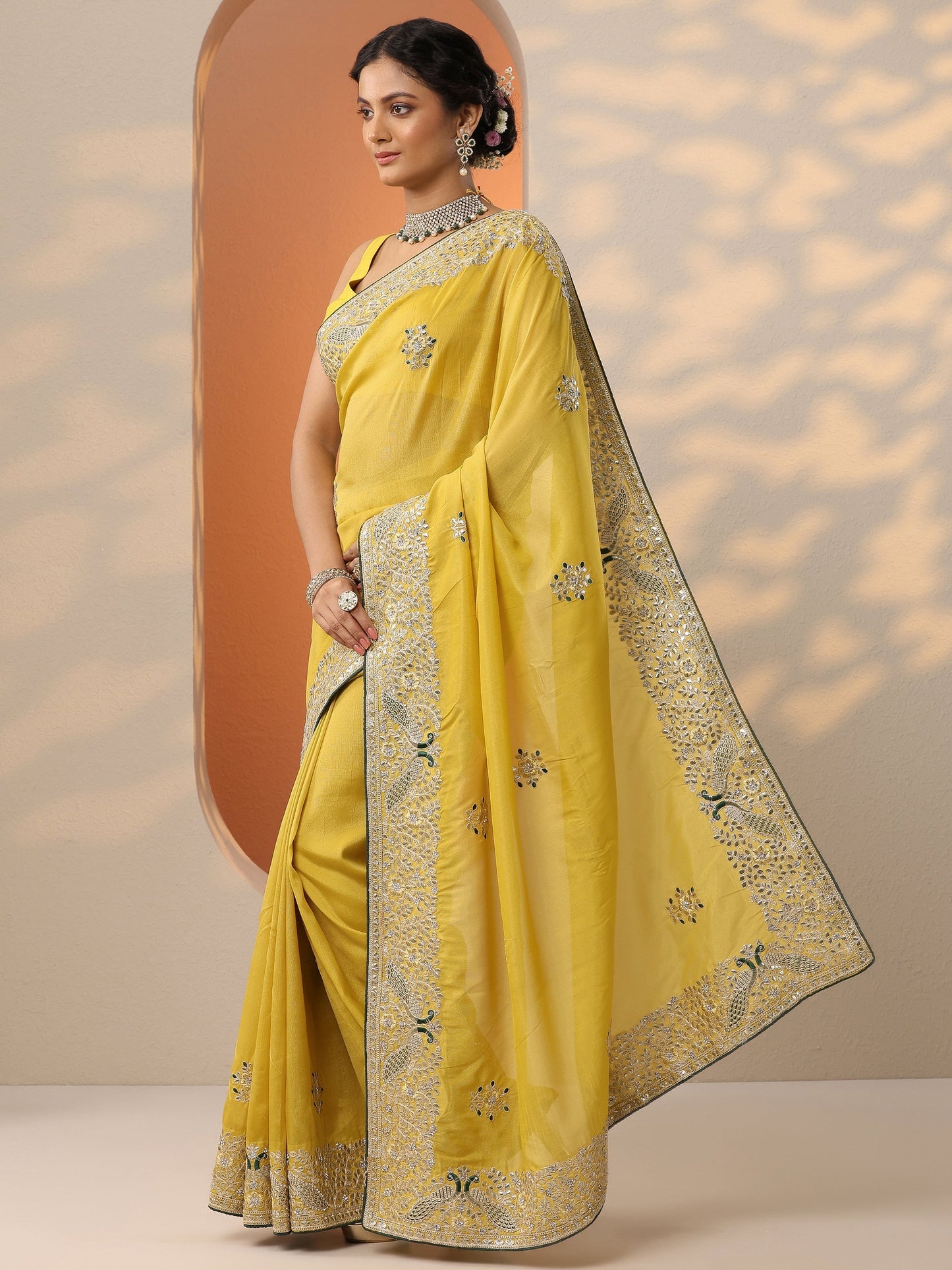 Mustard Embroidered Silk Blend Saree With Unstitched Blouse Piece