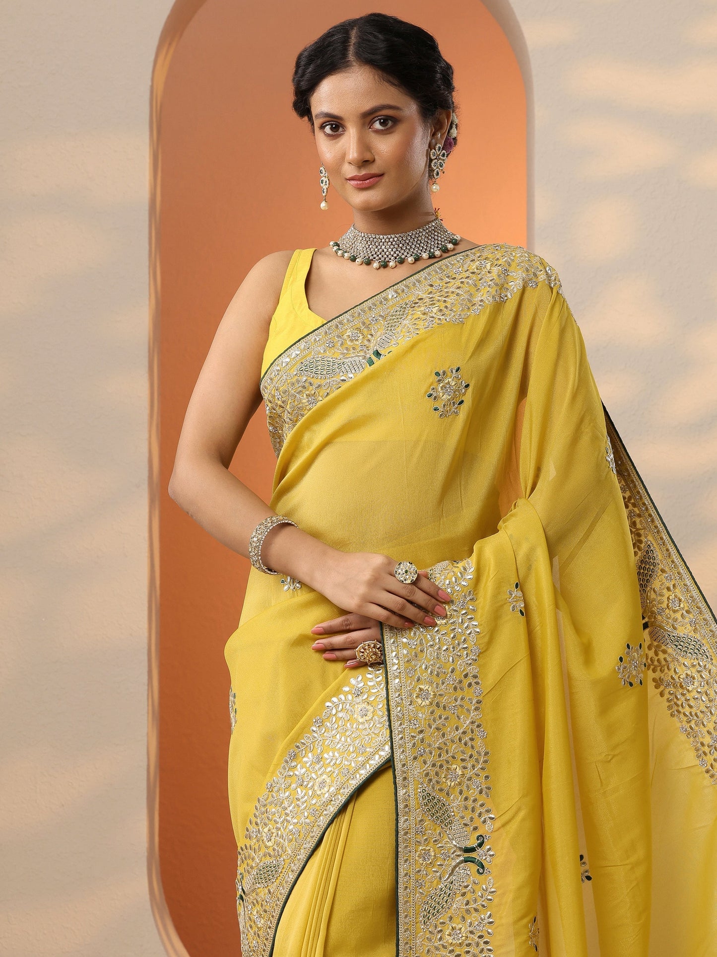 Mustard Embroidered Silk Blend Saree With Unstitched Blouse Piece
