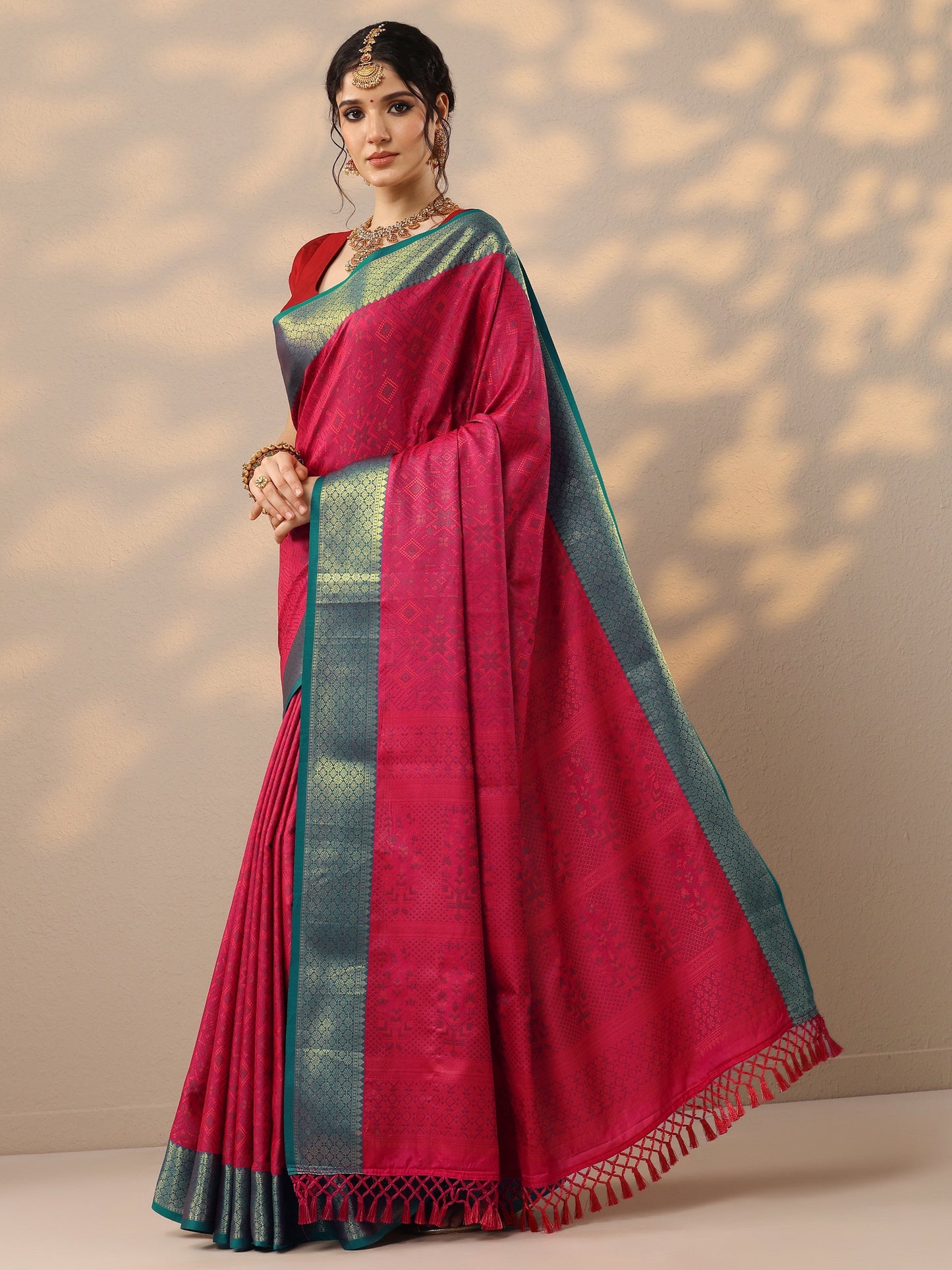 Pink Woven Design Banarasi Silk Blend Saree With Unstitched Blouse Piece