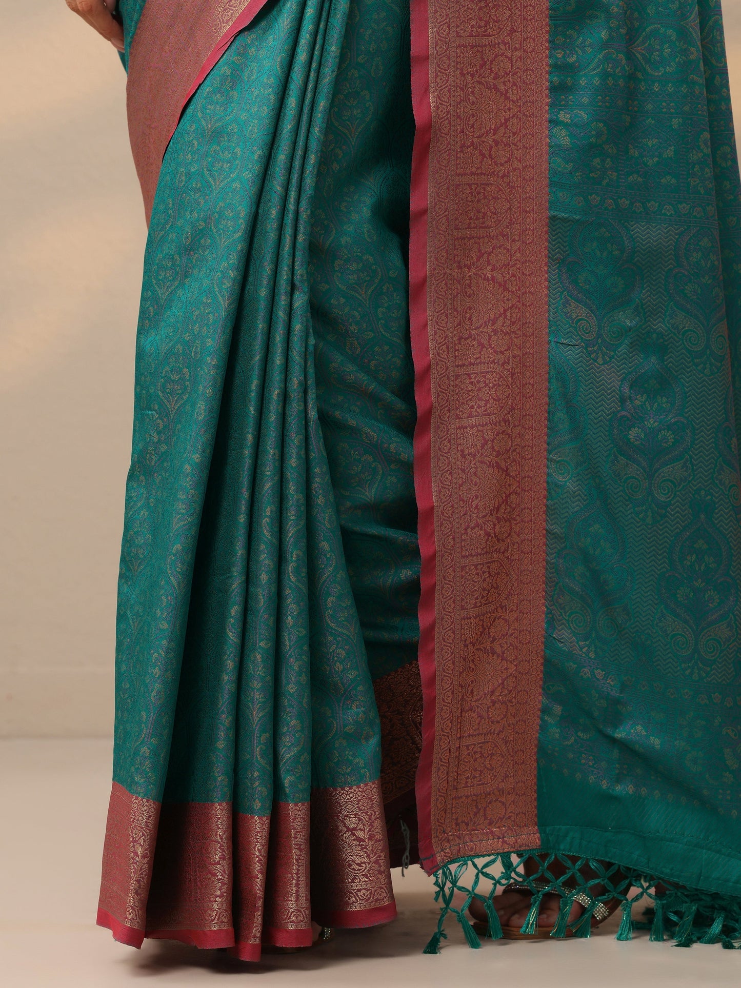 Blue Woven Design Banarasi Silk Blend Saree With Unstitched Blouse Piece