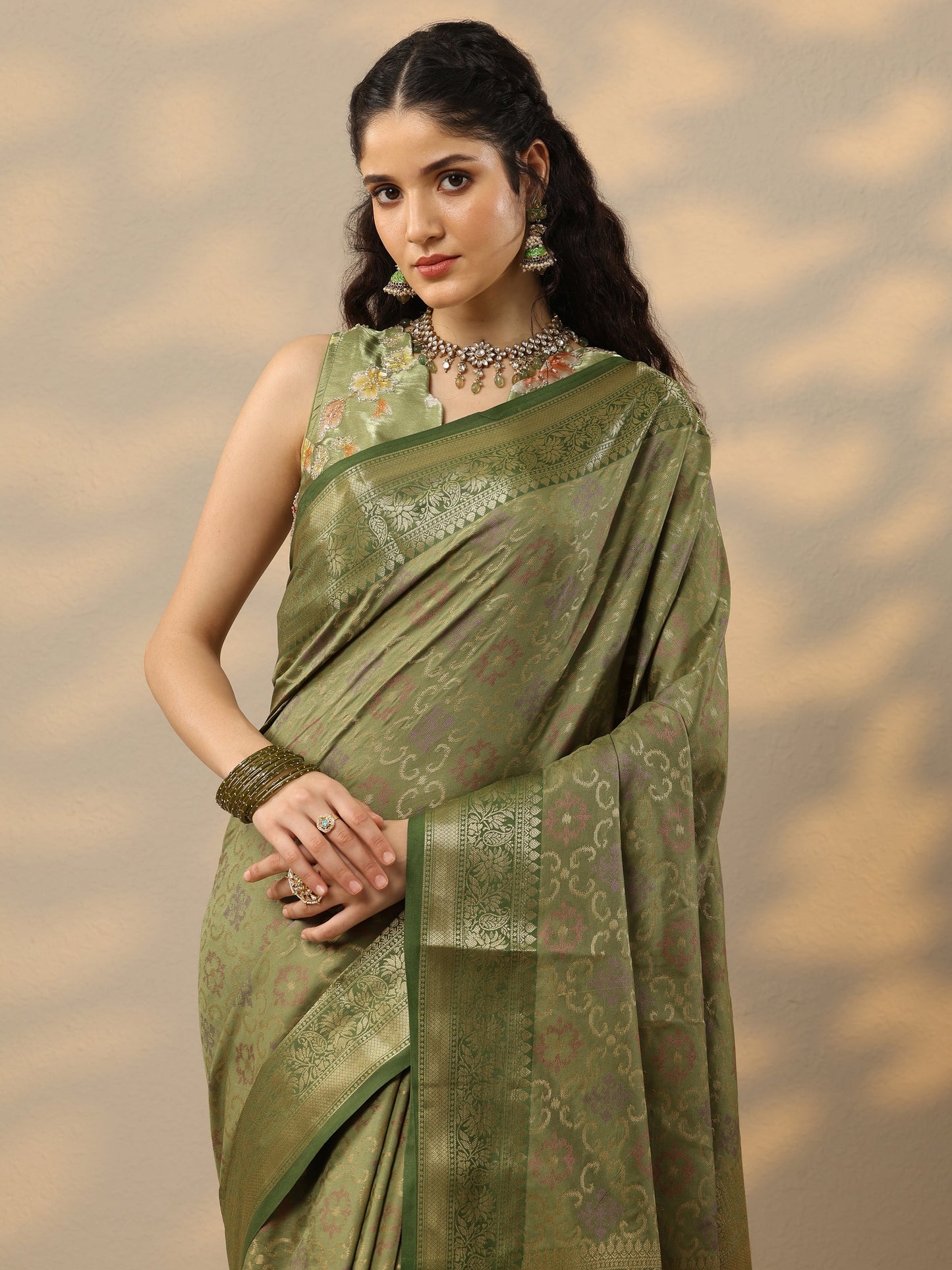 Green Woven Design Banarasi Silk Blend Saree With Unstitched Blouse Piece