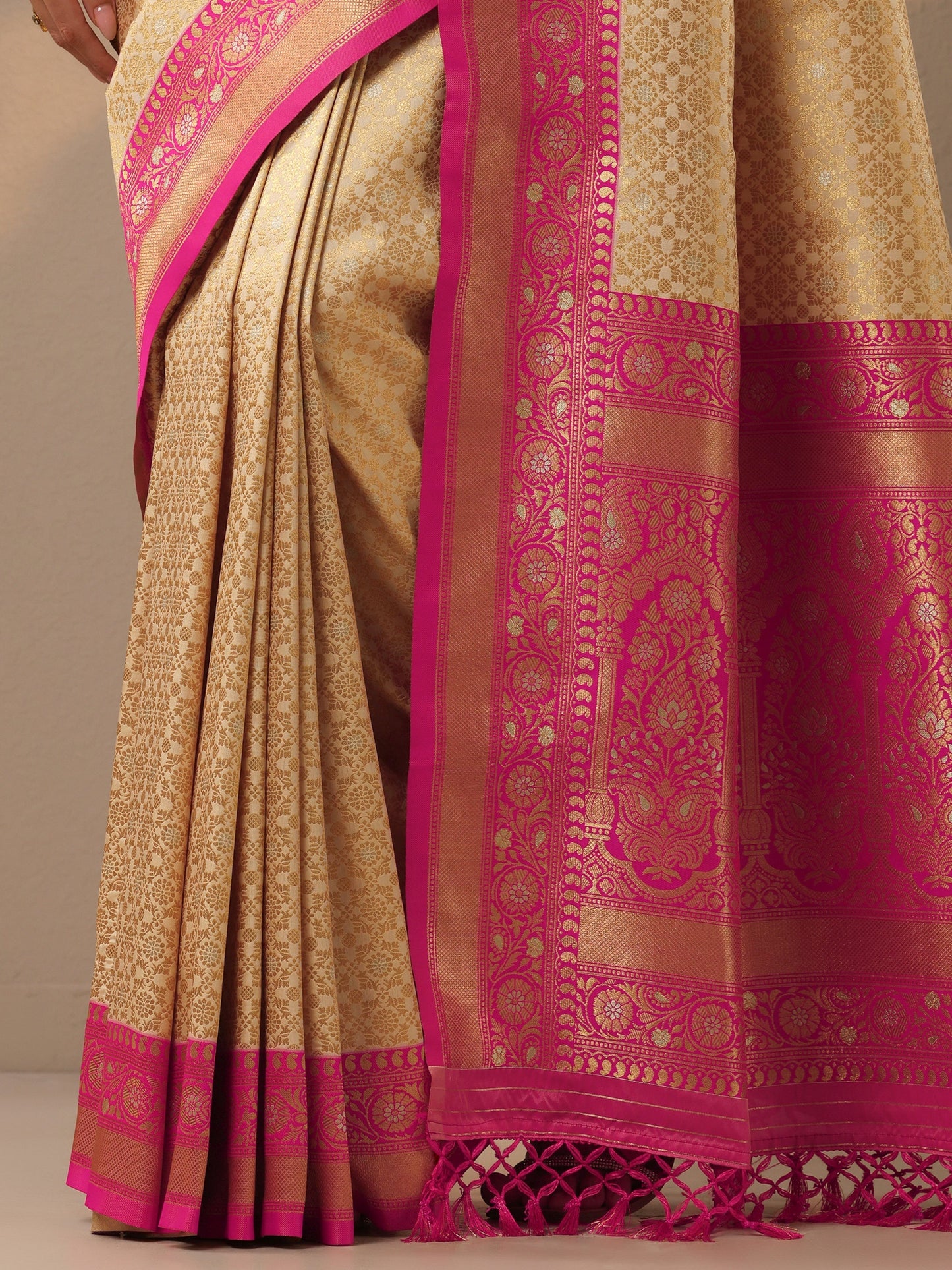 Beige Woven Design Banarasi Silk Blend Saree With Unstitched Blouse Piece
