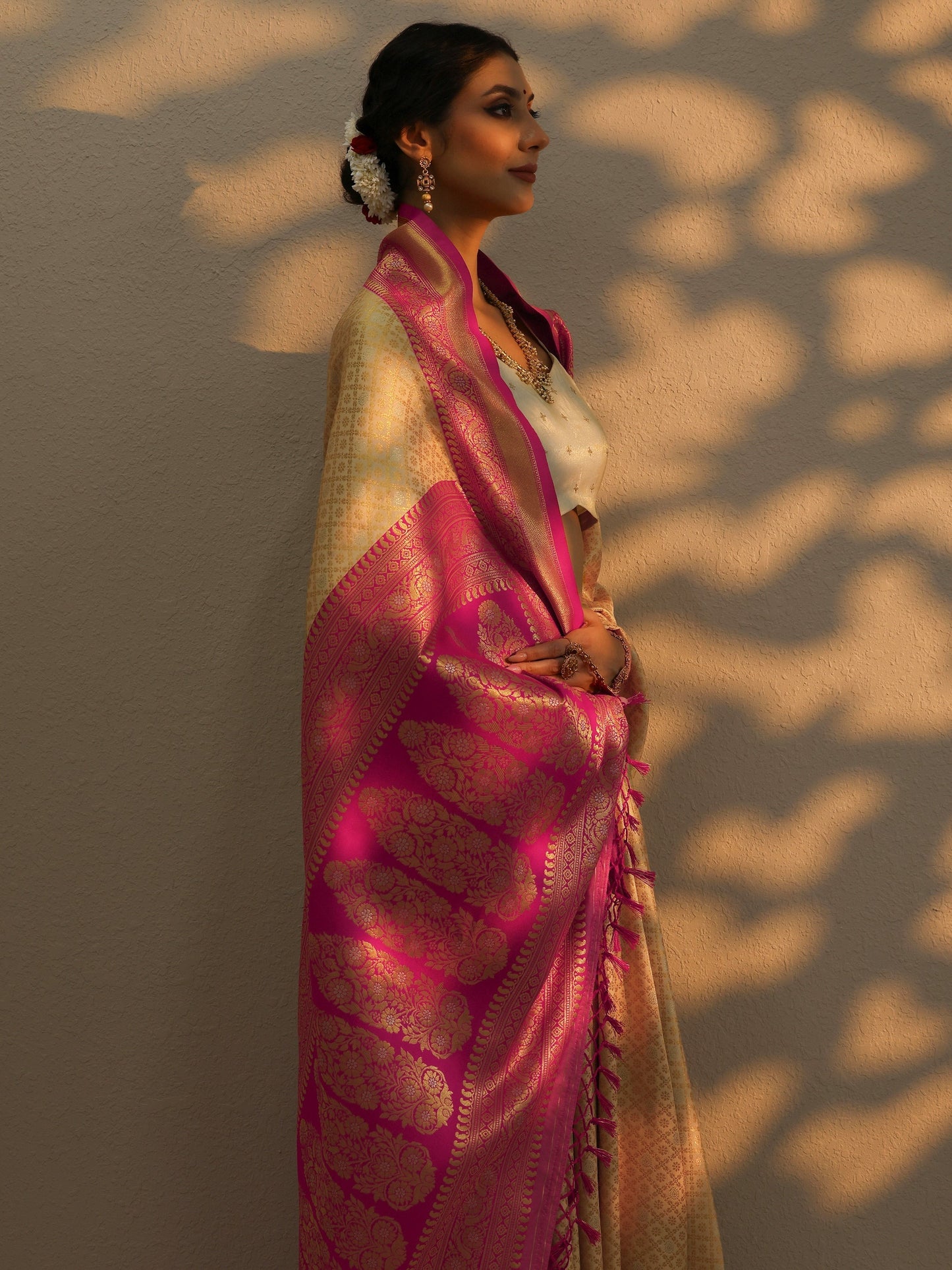 Beige Woven Design Banarasi Silk Blend Saree With Unstitched Blouse Piece