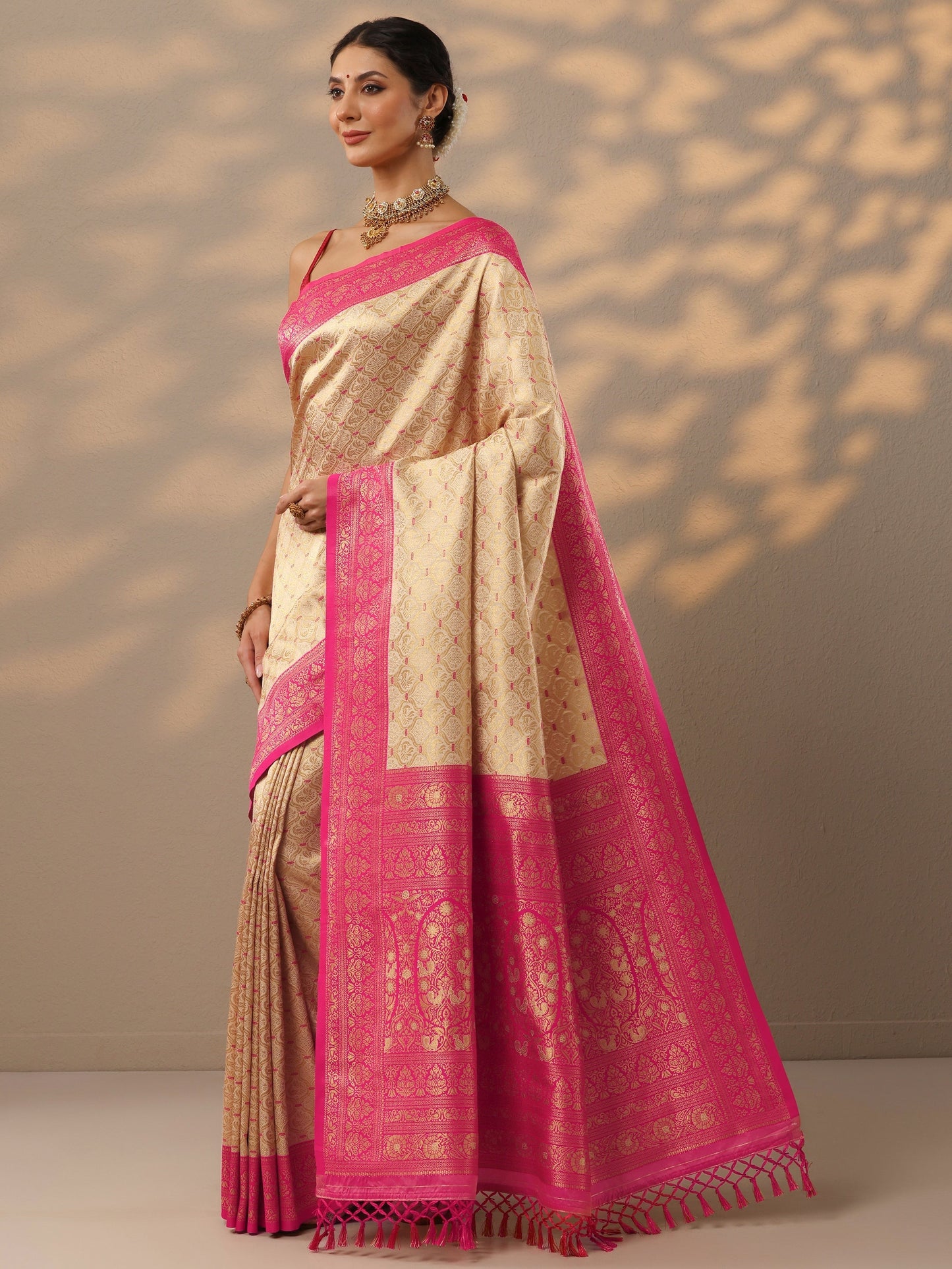 Off White Woven Design Banarasi Silk Blend Saree With Unstitched Blouse Piece