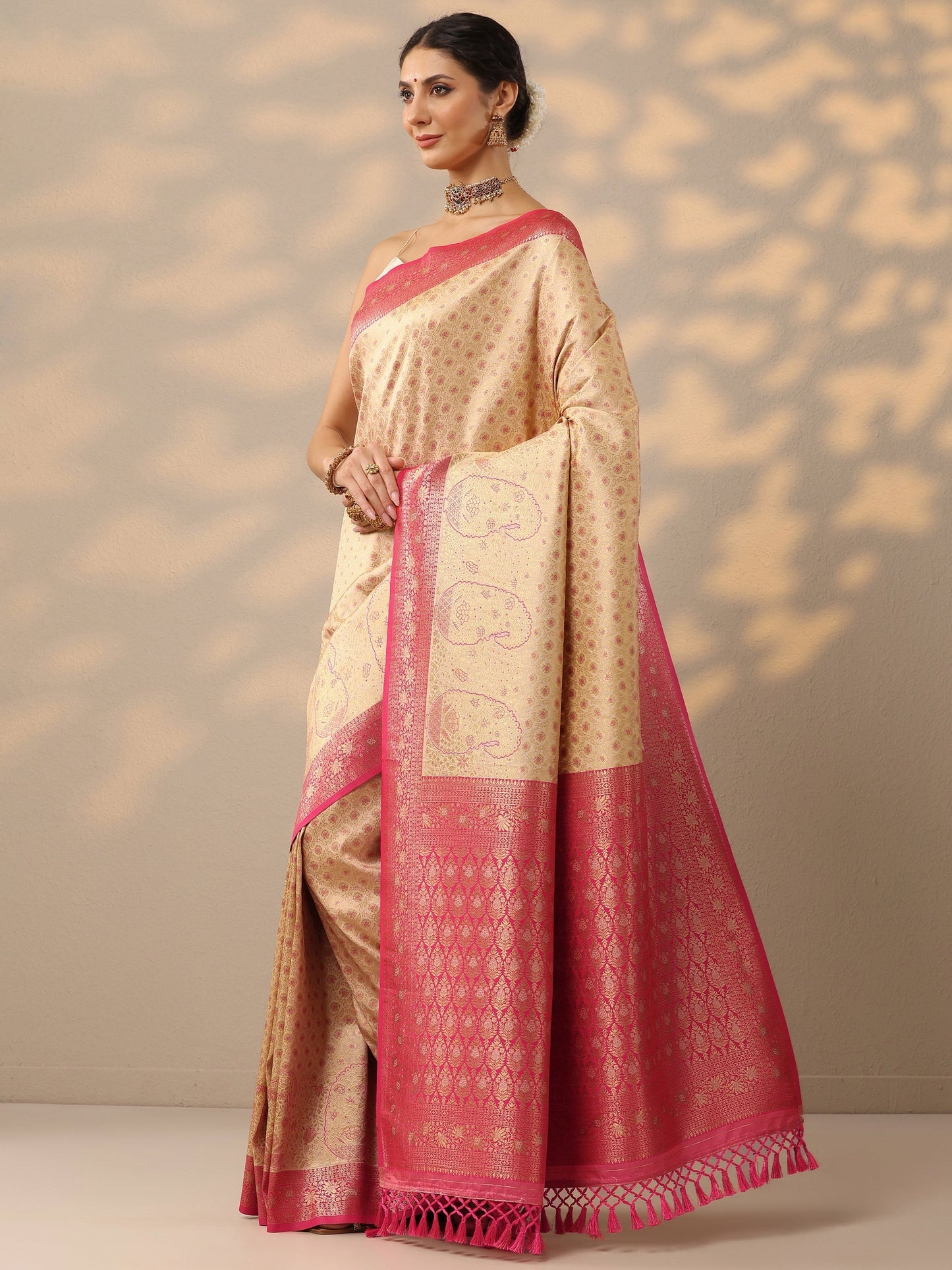 Off White Woven Design Banarasi Silk Blend Saree With Unstitched Blouse Piece