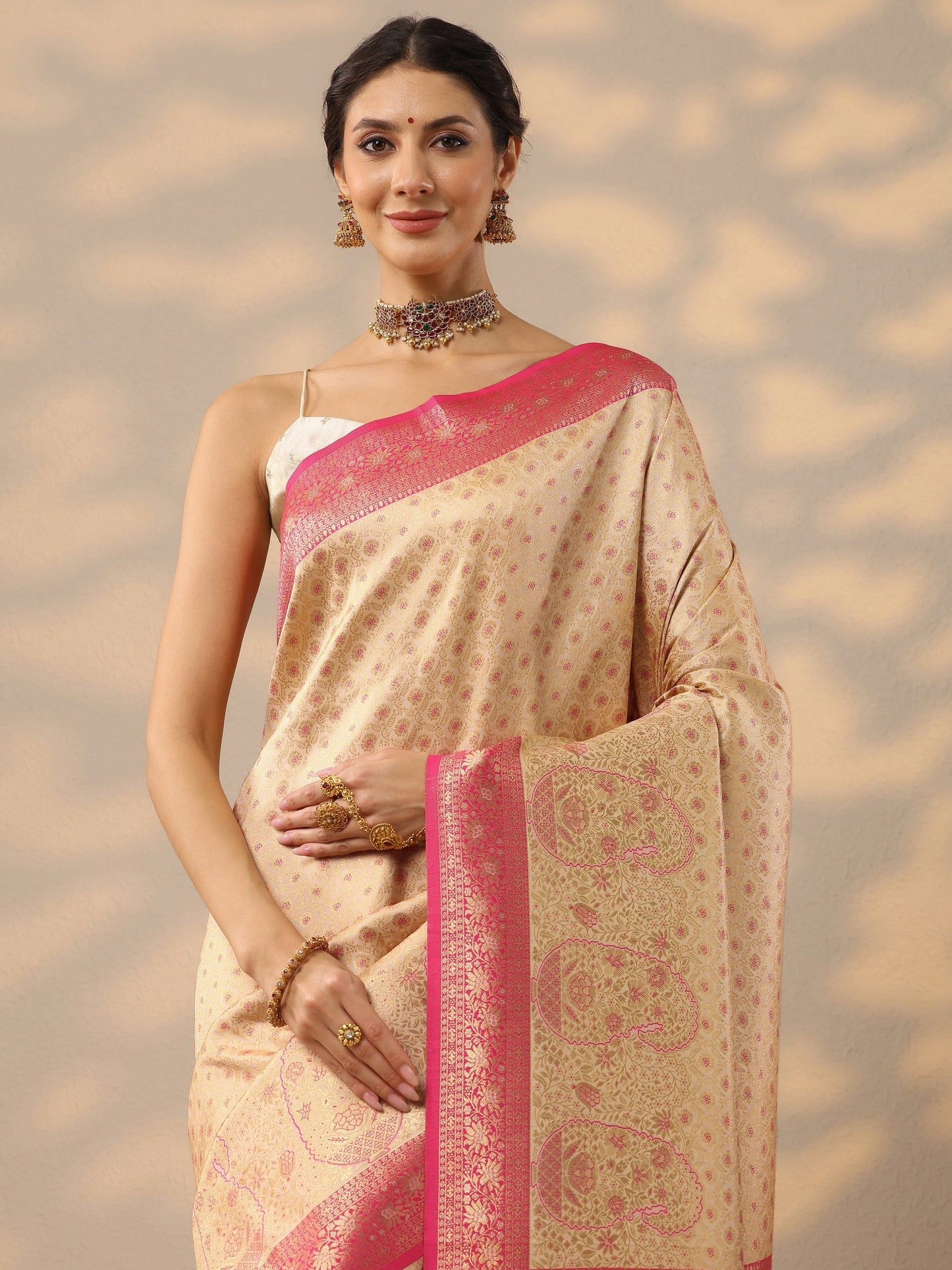 Off White Woven Design Banarasi Silk Blend Saree With Unstitched Blouse Piece