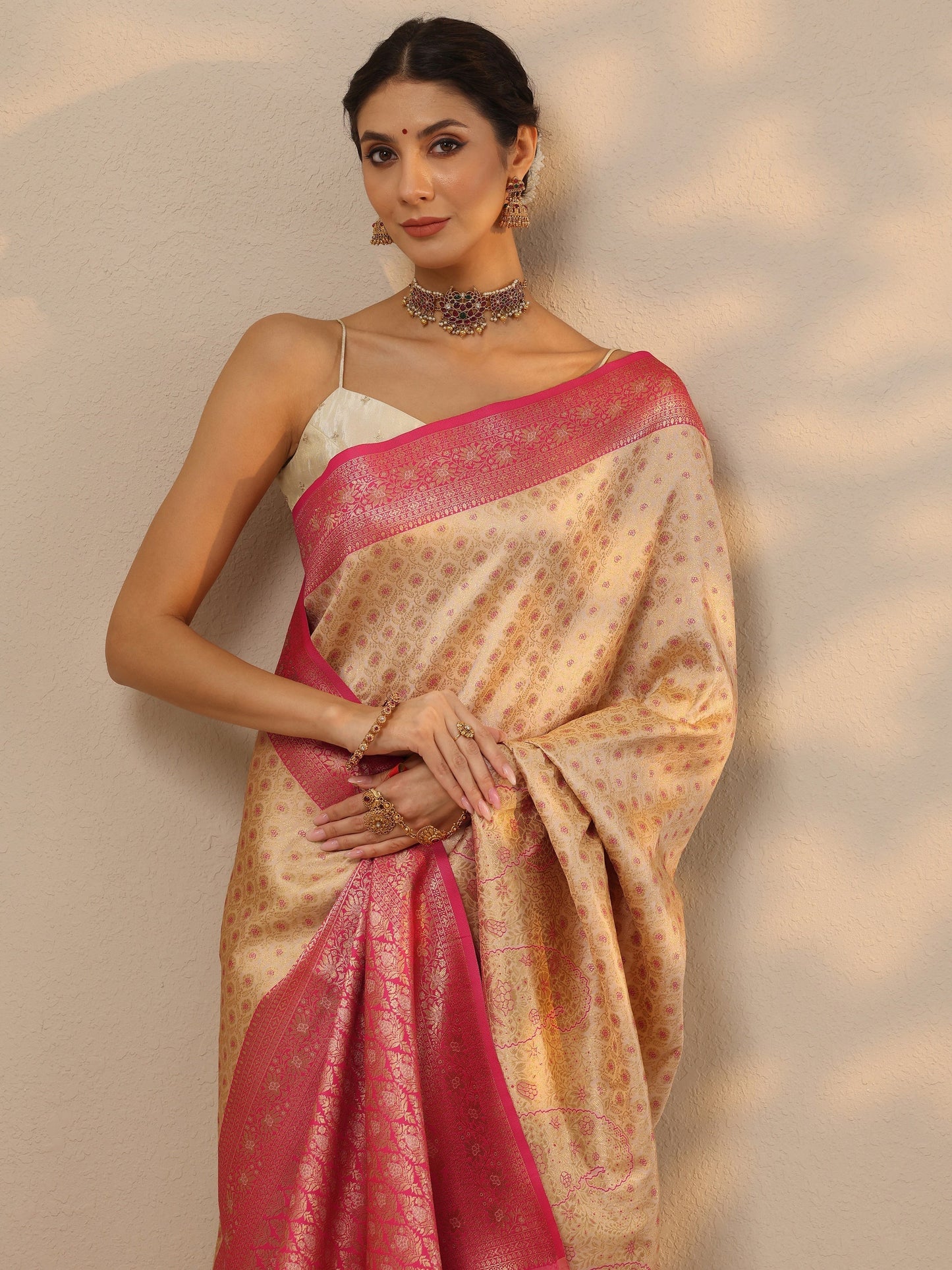 Off White Woven Design Banarasi Silk Blend Saree With Unstitched Blouse Piece