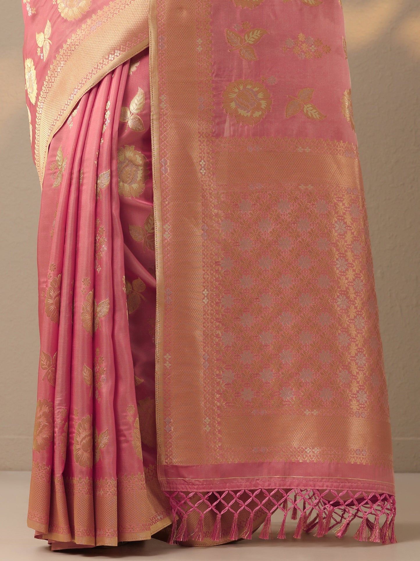 Peach Woven Design Banarasi Silk Blend Saree With Unstitched Blouse Piece