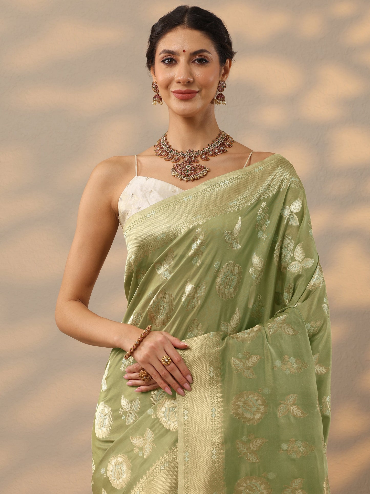 Green Woven Design Banarasi Silk Blend Saree With Unstitched Blouse Piece
