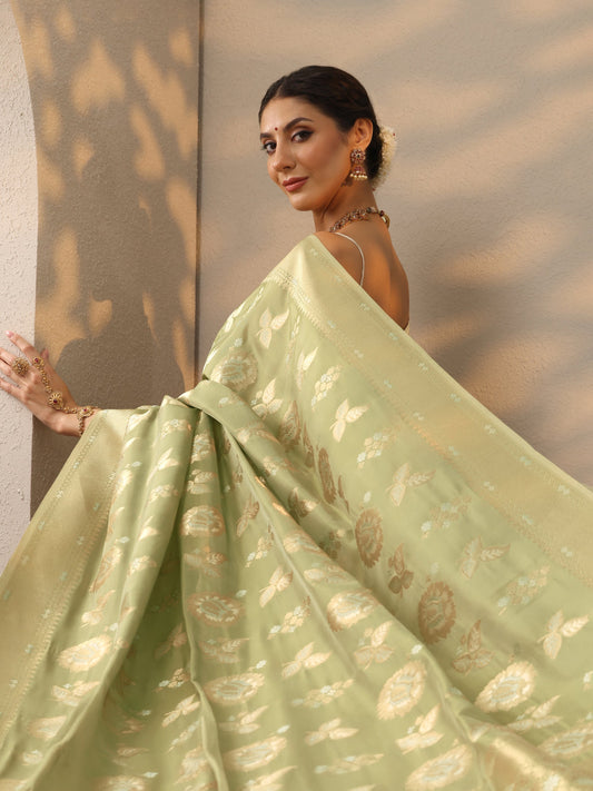 Green Woven Design Banarasi Silk Blend Saree With Unstitched Blouse Piece