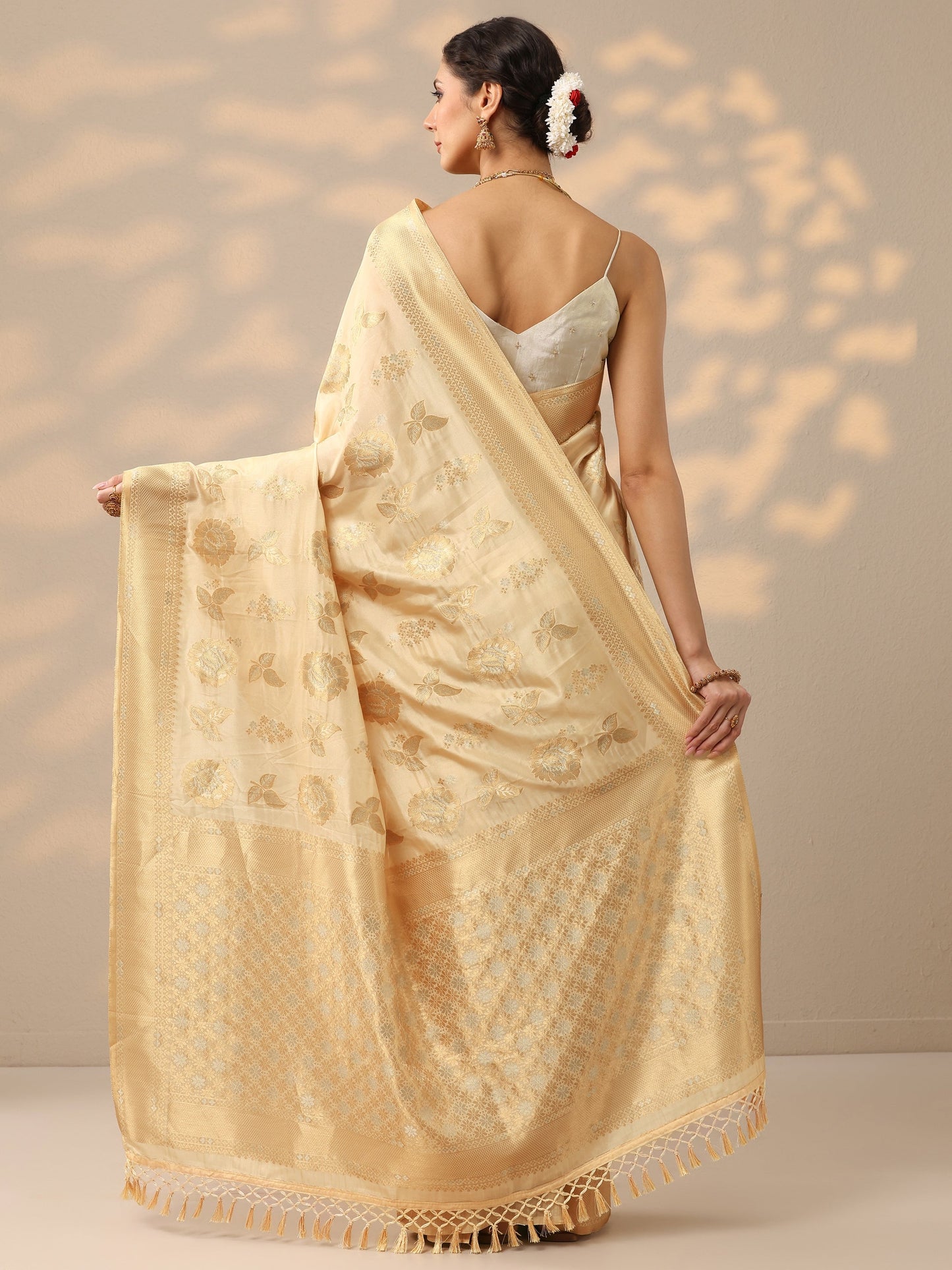 Beige Woven Design Banarasi Silk Blend Saree With Unstitched Blouse Piece