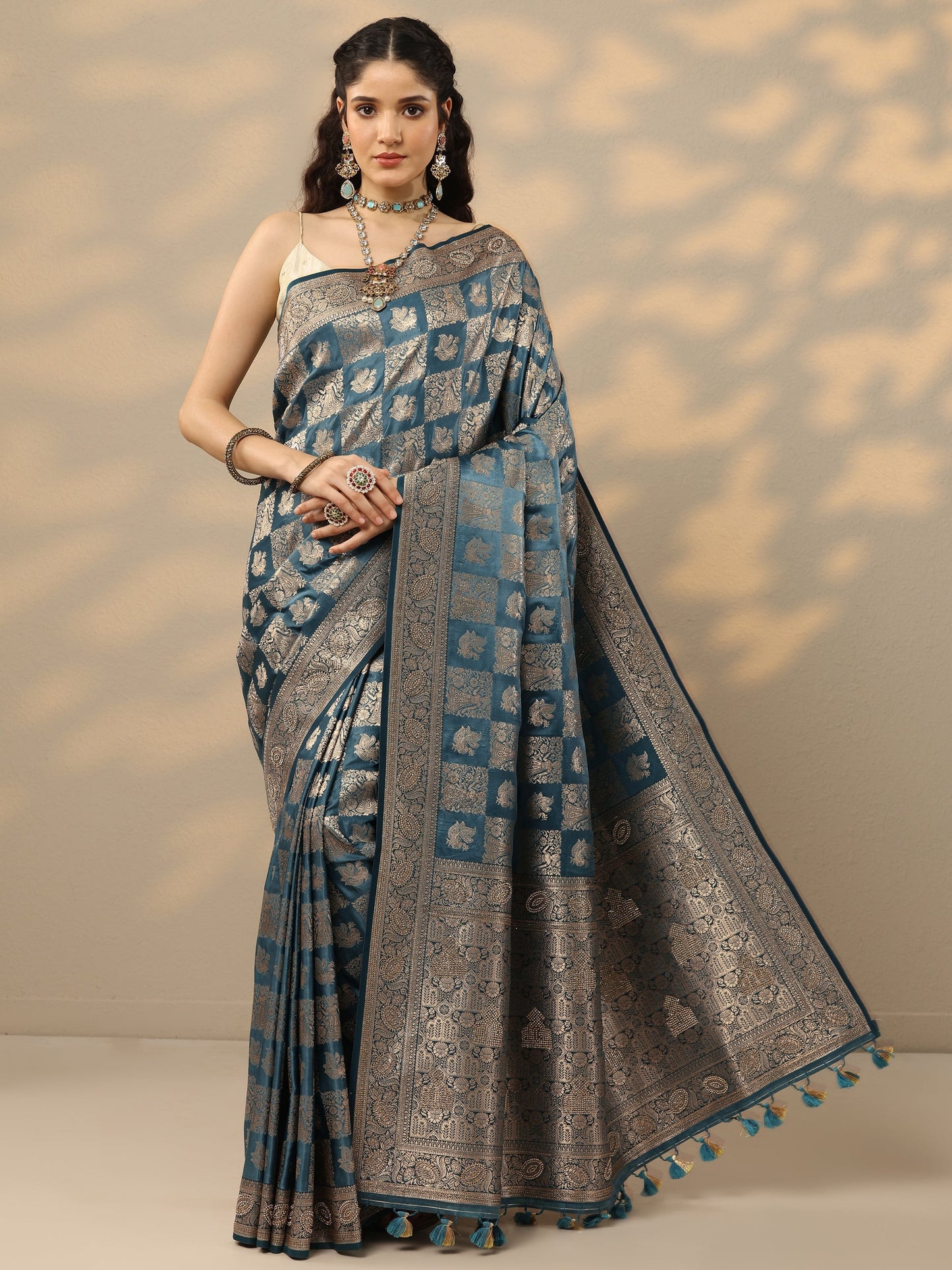 Blue Woven Design Banarasi Silk Blend Saree With Unstitched Blouse Piece